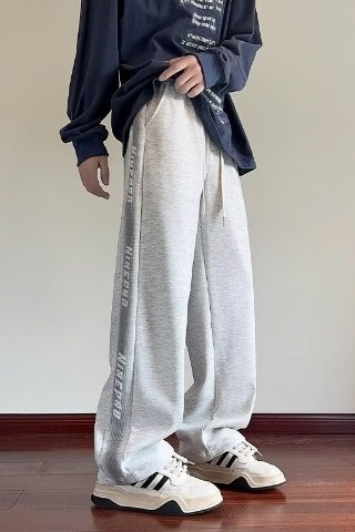 boy American Style Gray Men's Simple Sweatpants 2025 New Cotton Casual Pants Loose Straight-Leg Sports Trousers_voghion.com