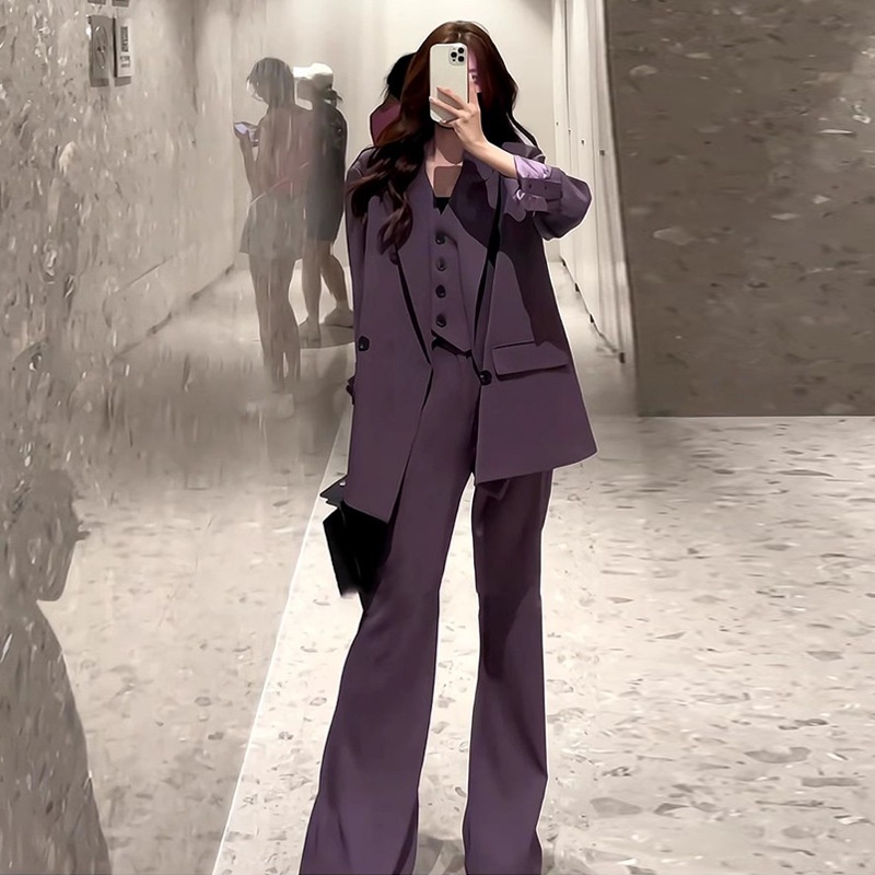 ragazza Ragazza In Stock#2025 Autunno Nuovo Abito Viola Uva Per Donna Giacca Blazer Oversize Pantaloni Svasati Set Tre Pezzi_voghion.com