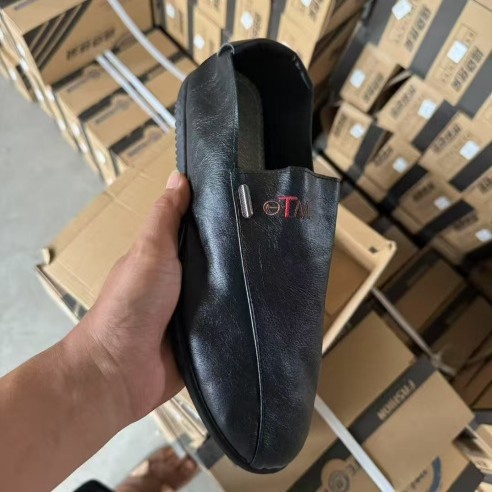 Voyage Voyage 2025 New Factory Direct Men's Loafers Breathable Casual Shoes Comfortable Leather Soft Sole Non-Slip Men_voghion.com