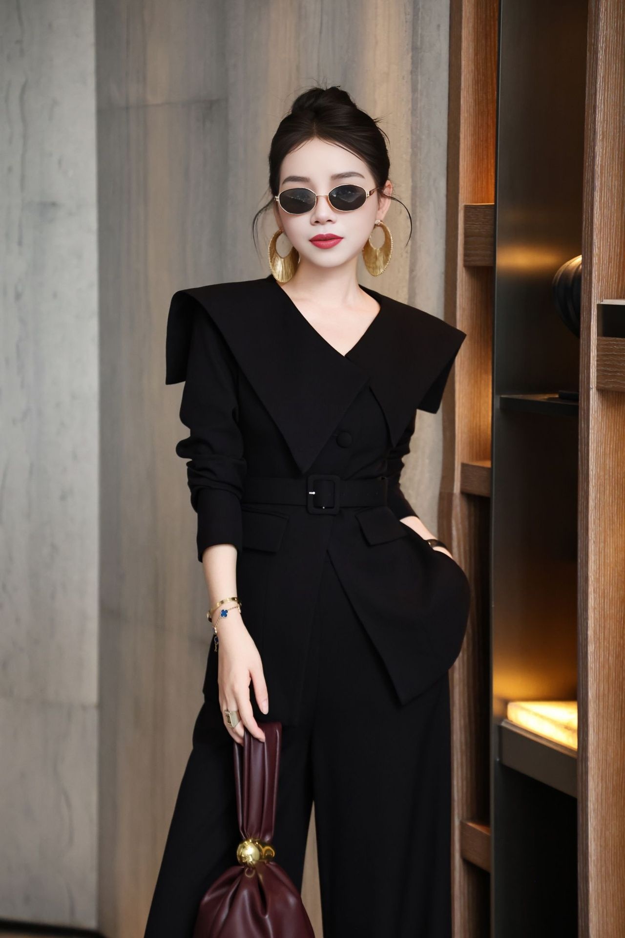 ragazza Ragazza 2025 Elegante abito professionale elegante da donna mondana matura Design Sse Niche Scialle Cravatta Blazer Pantaloni a gamba larga Set due pezzi per_voghion.com