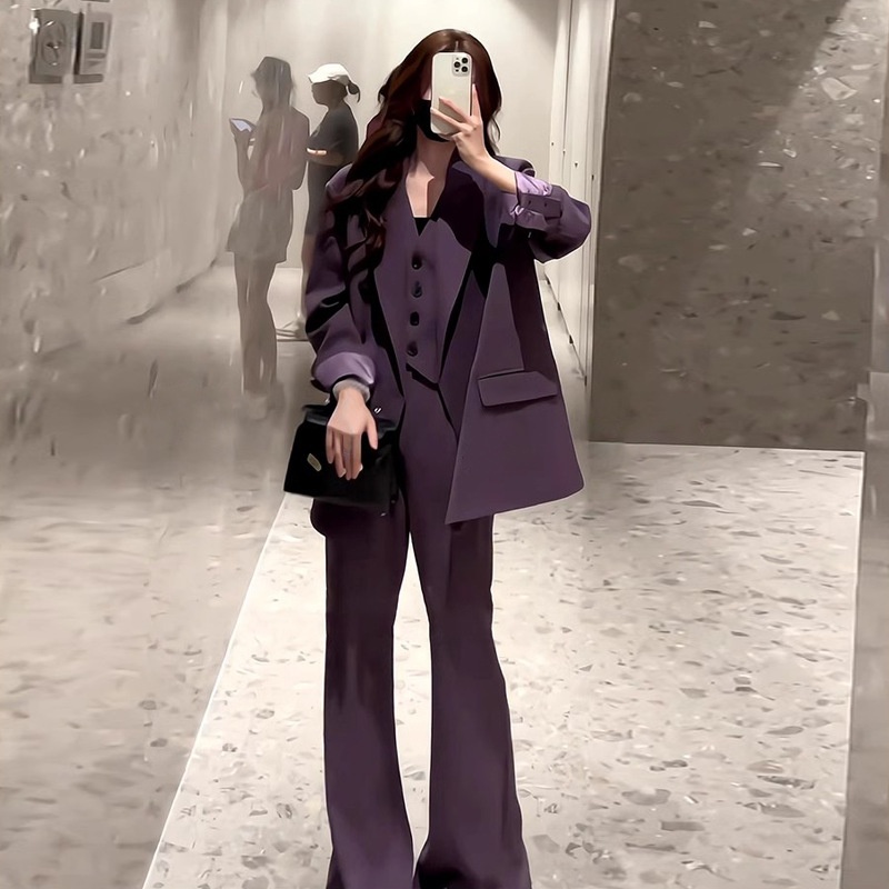 ragazza Ragazza In Stock#2025 Autunno Nuovo Abito Viola Uva Per Donna Giacca Blazer Oversize Pantaloni Svasati Set Tre Pezzi_voghion.com