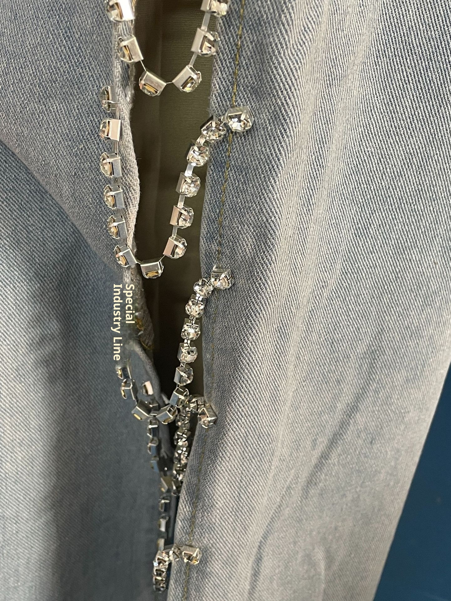 ChicShe Cross-Border Hot Girl Jeans Dames Losse Mid-Waist Wijde Pijpen Diamant Stiksels Zijkant Uitgehold Vloerlengte Broek Sexy_voghion.com