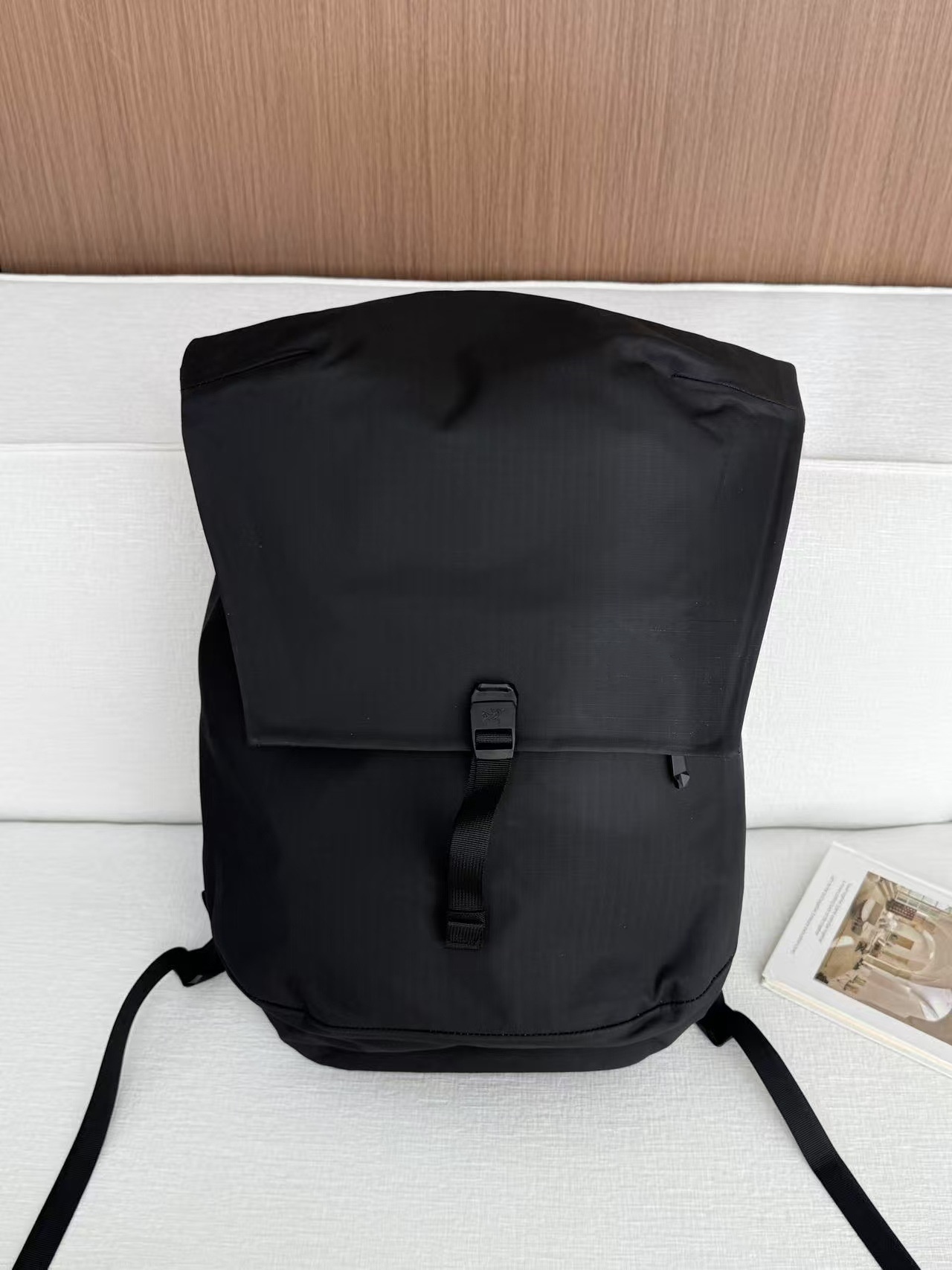 ActiveGo Daily Travel Large Capacity Outdoor Hiking Bag 20L Sports Waterproof Lock Buckle Casual Backpack_voghion.com