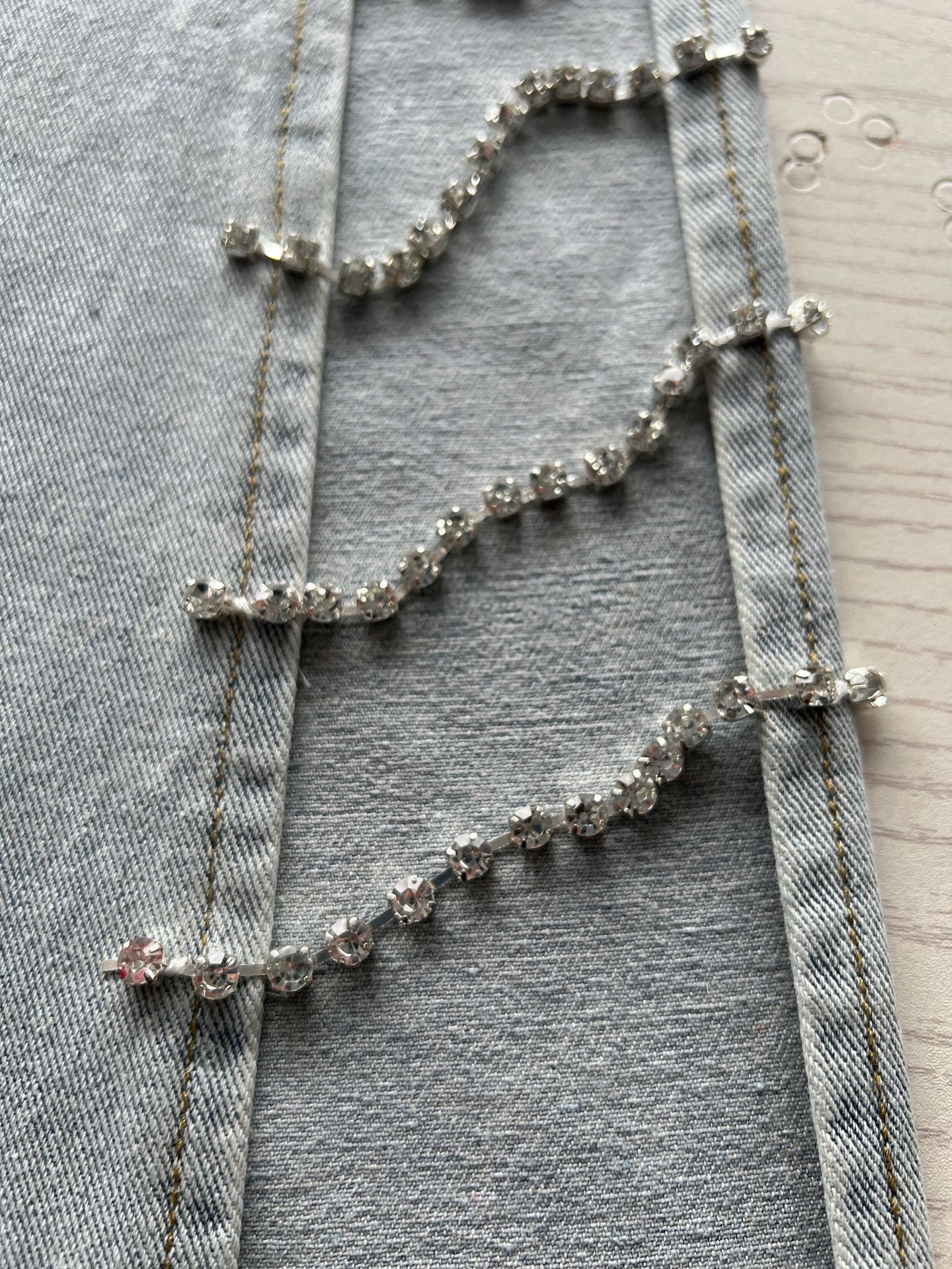 ChicShe Cross-Border Hot Girl Jeans Dames Losse Mid-Waist Wijde Pijpen Diamant Stiksels Zijkant Uitgehold Vloerlengte Broek Sexy_voghion.com