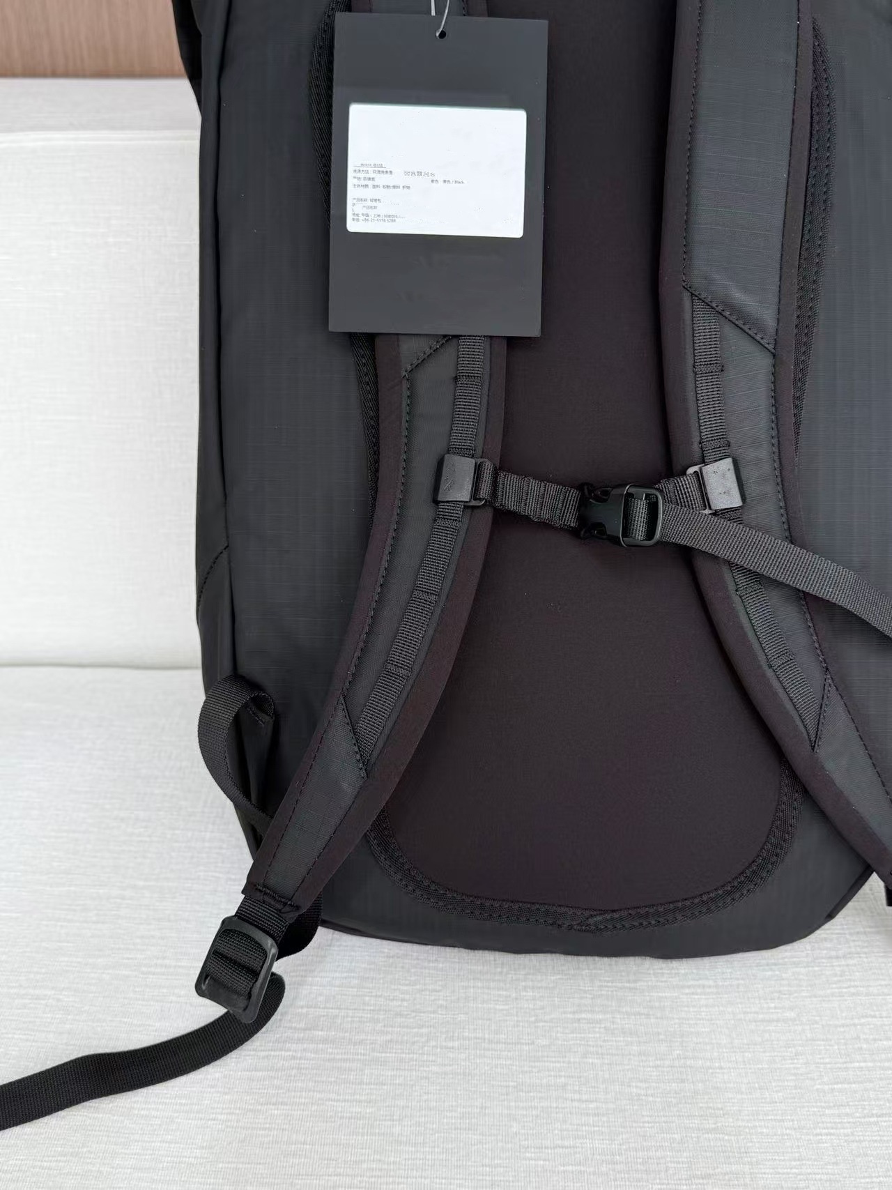 ActiveGo Daily Travel Large Capacity Outdoor Hiking Bag 20L Sports Waterproof Lock Buckle Casual Backpack_voghion.com