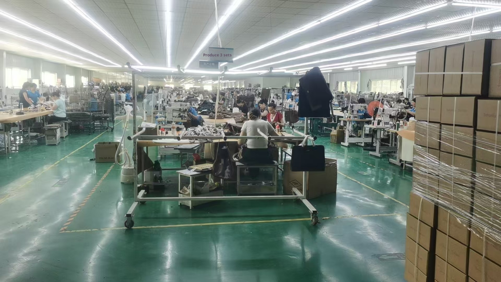 ActiveGo Daily Travel Large Capacity Outdoor Hiking Bag 20L Sports Waterproof Lock Buckle Casual Backpack_voghion.com