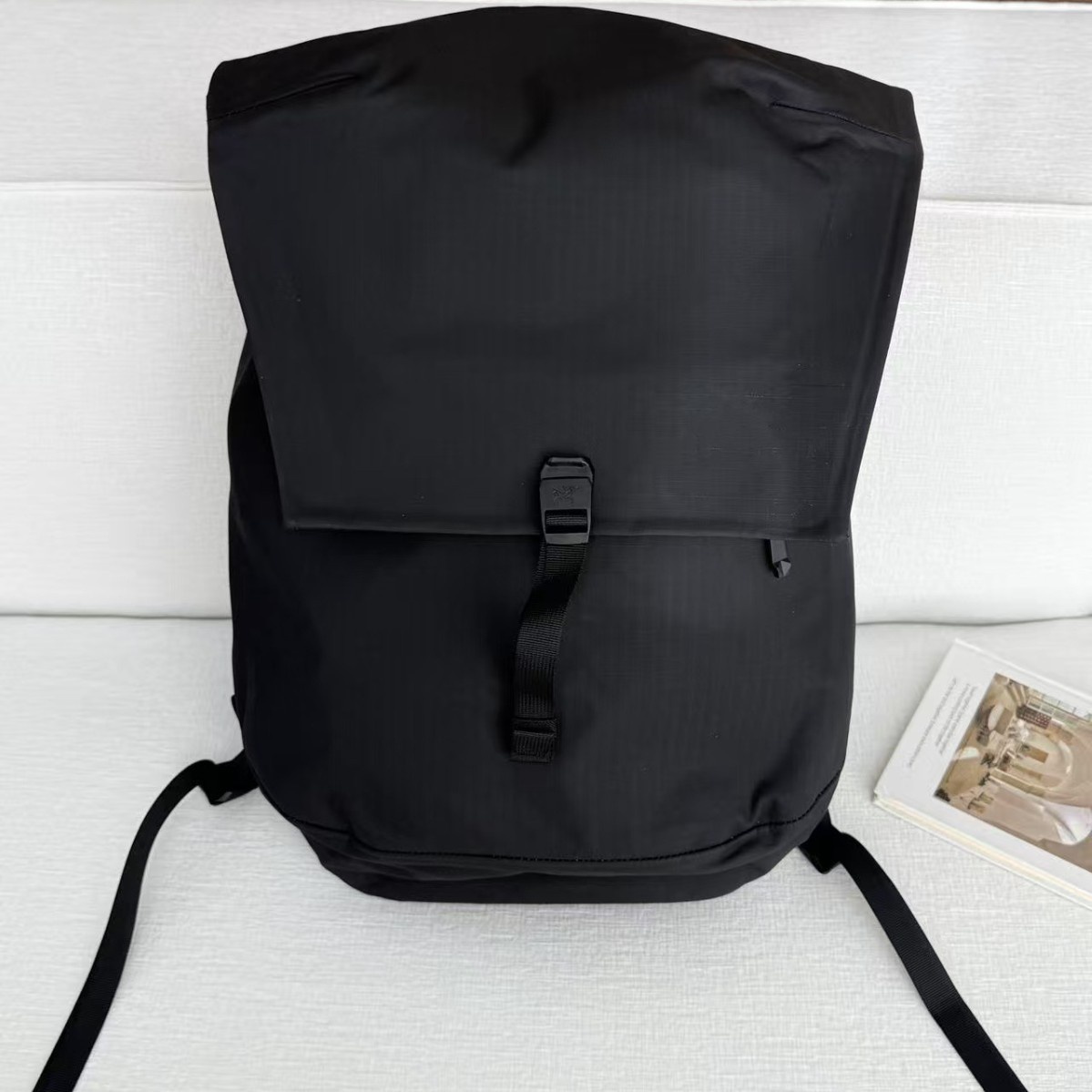 ActiveGo Daily Travel Large Capacity Outdoor Hiking Bag 20L Sports Waterproof Lock Buckle Casual Backpack_voghion.com