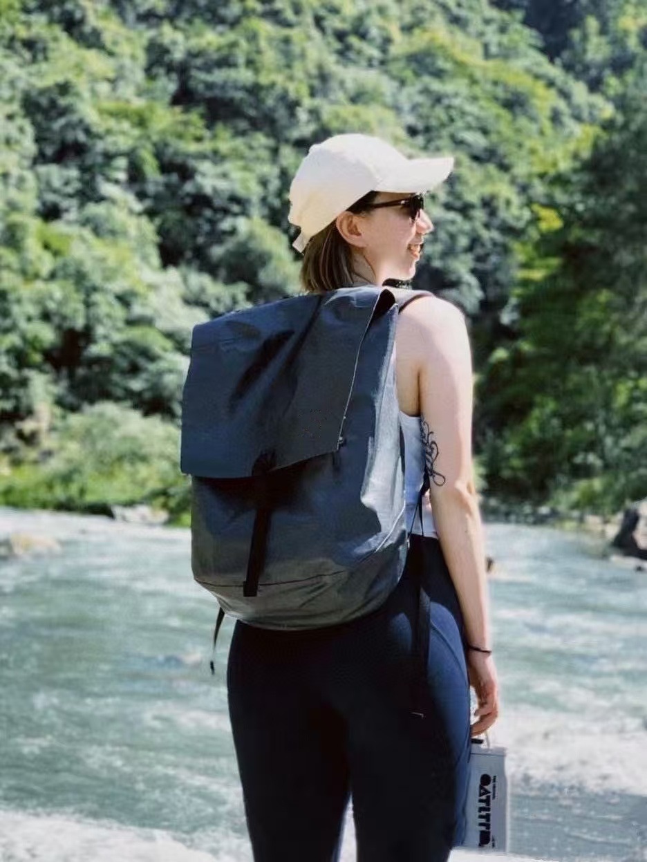 ActiveGo Daily Travel Large Capacity Outdoor Hiking Bag 20L Sports Waterproof Lock Buckle Casual Backpack_voghion.com