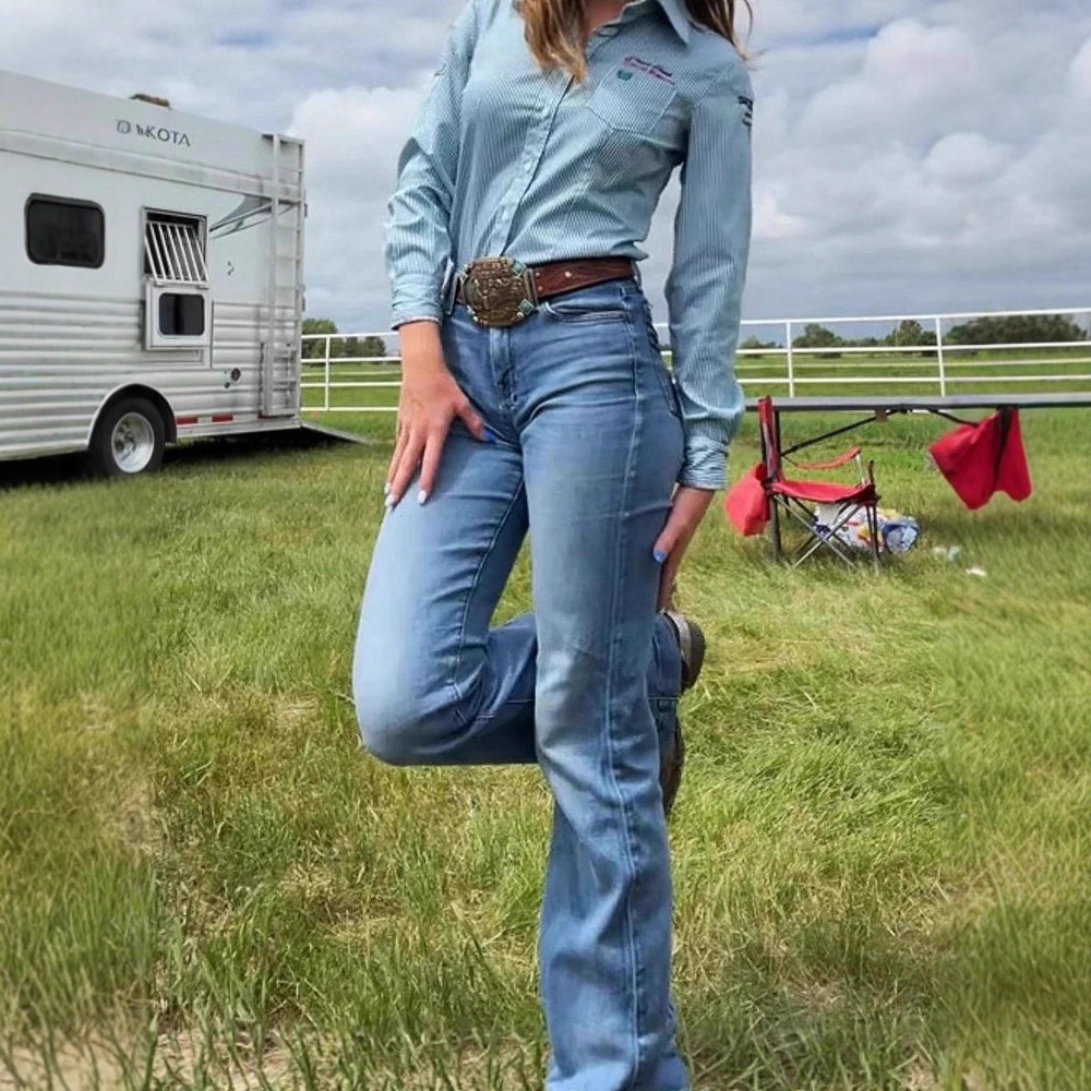 ChicShe Slim Fit Waist Plus Size Women's Clothing Stretchy Mid Rise Flared Jeans_ecoleips.com