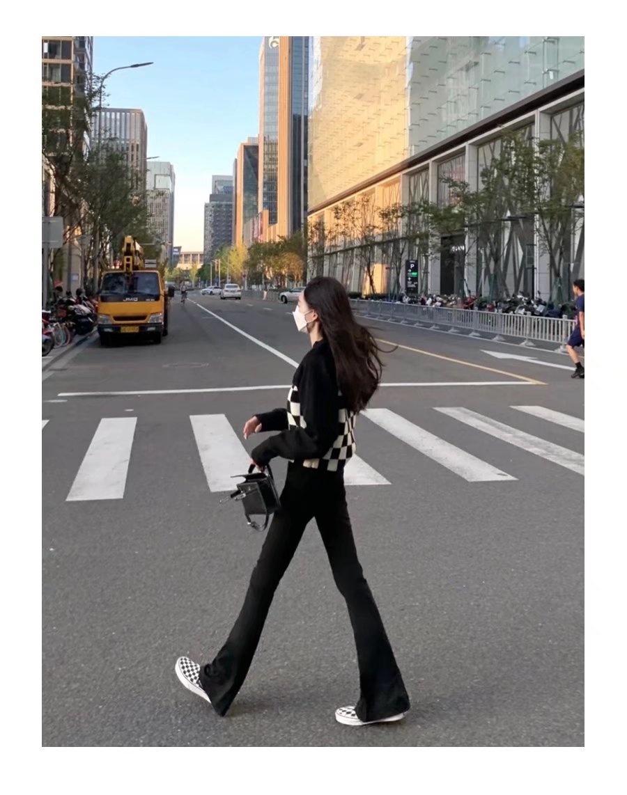 ChicShe Flared Jeans For Women 2024 New Spring Autumn High Waist Slim Fit Petite Black Bootcut Pants_voghion.com