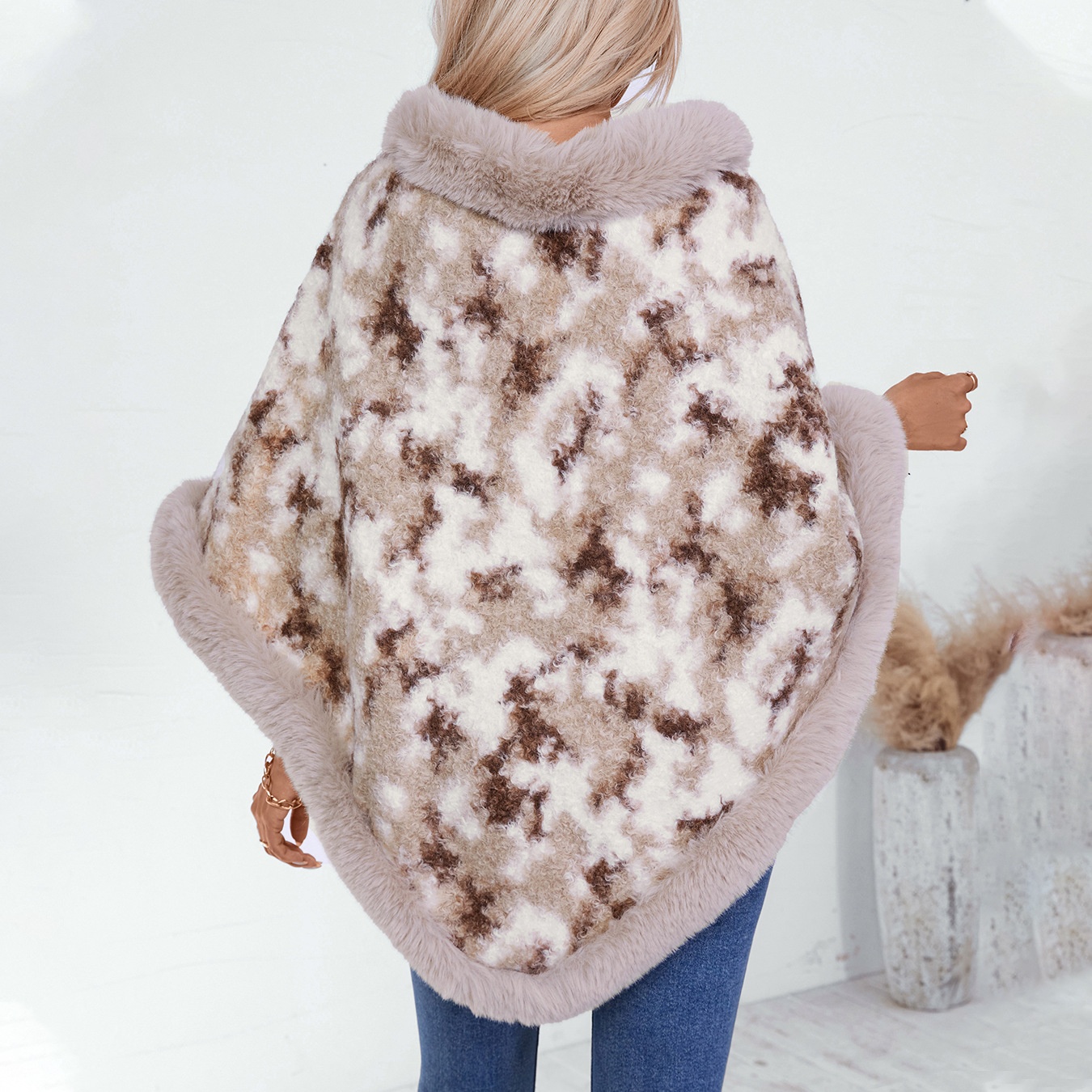 ChicShe ChicShe Fuzzy Rain European And American Cross-Border Fur Collar Pullover Color-Block Leopard Print Knitted Cape For Women_voghion.com