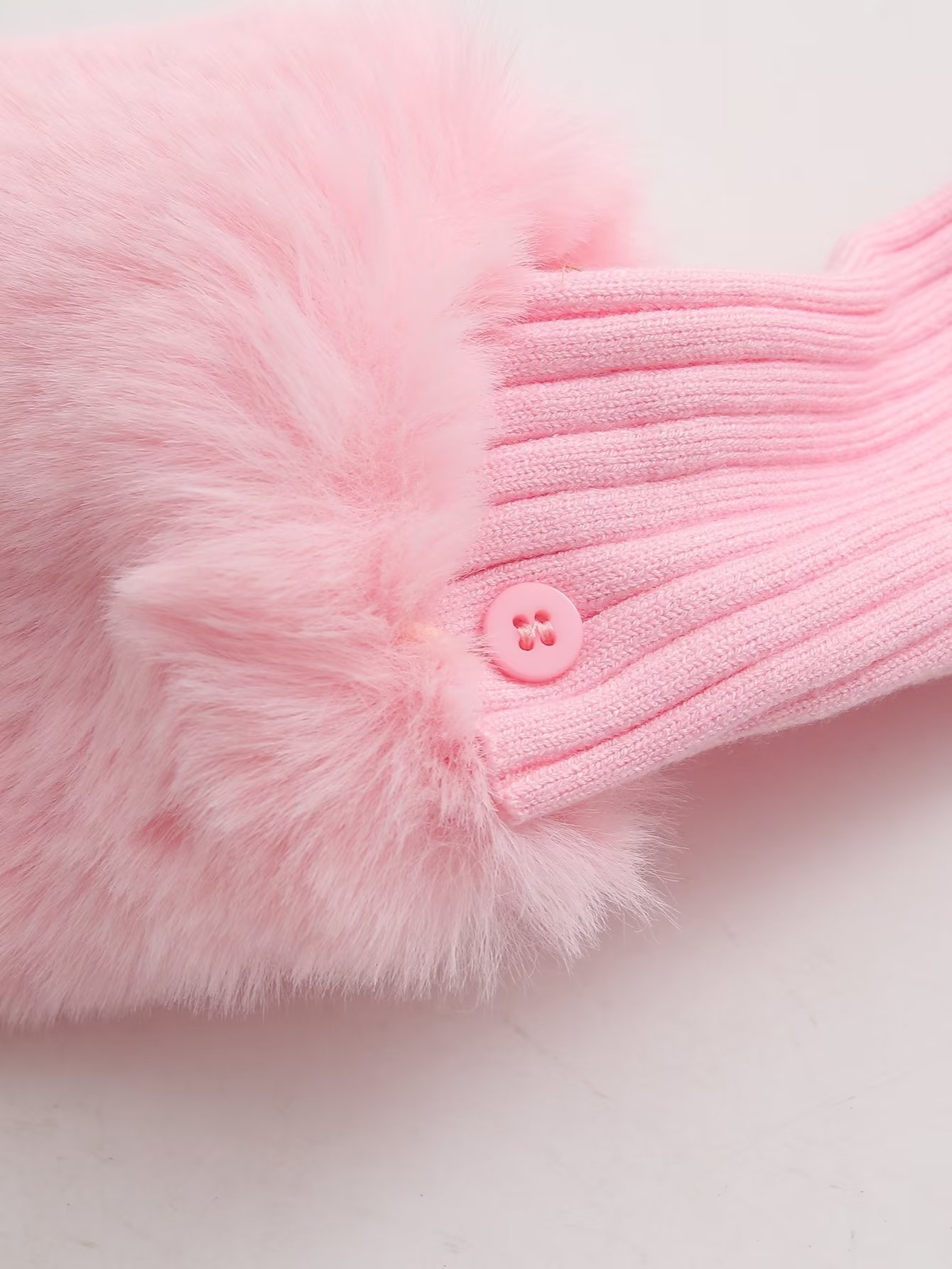 Pull en maille rose à col rond et coupe ajustée, manches courtes et longues, style européen et américain, poignets duveteux et fermeture éclair._voghion.com