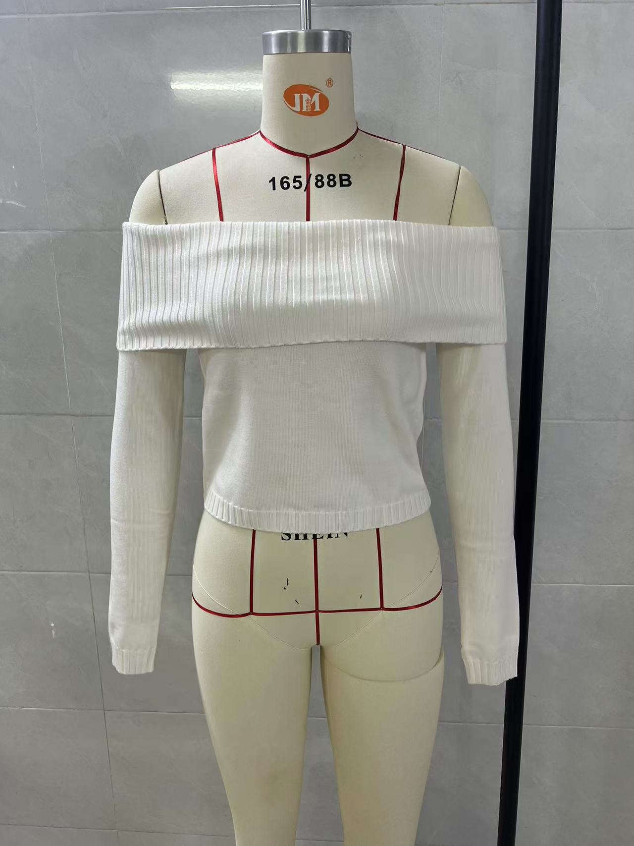 ChicShe ChicShe 2025 European And American Cross-Border Spring New Knitted Top Women's Solid Color Off-Shoulder Long Sleeve Pullover_voghion.com