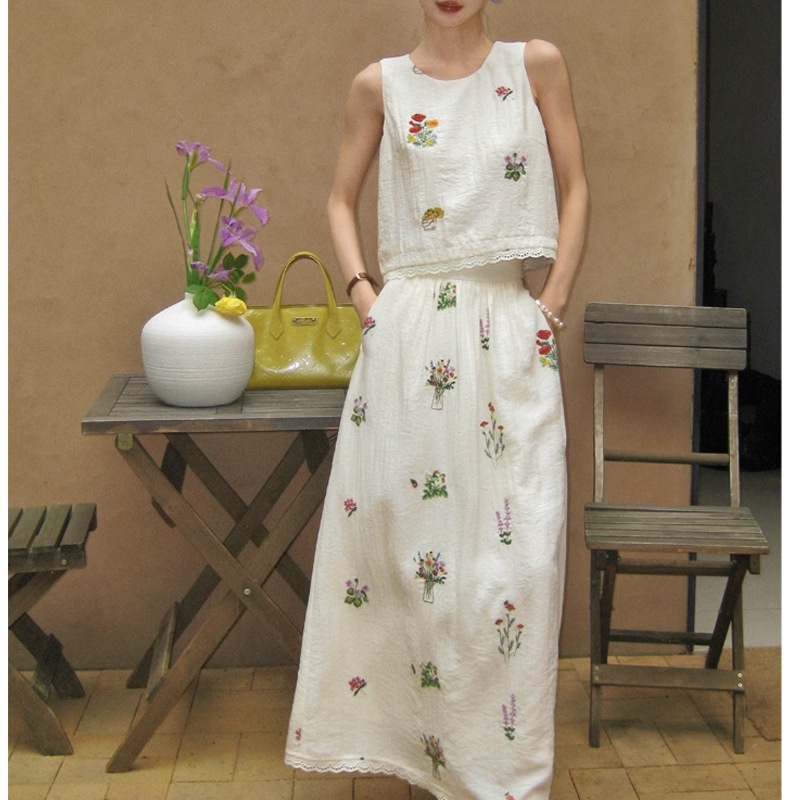 ChicShe ChicShe ChicShe 2025 Nowy Shishiyou Lniany T-shirt z haftem i krótkim rękawem Letni leniwy zestaw spódniczek w stylu pół spódnicy damski_voghion.com