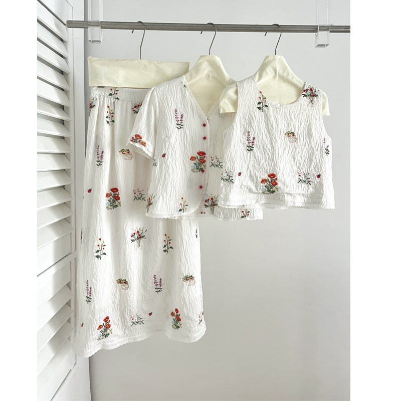 ChicShe ChicShe ChicShe 2025 Nowy Shishiyou Lniany T-shirt z haftem i krótkim rękawem Letni leniwy zestaw spódniczek w stylu pół spódnicy damski_voghion.com