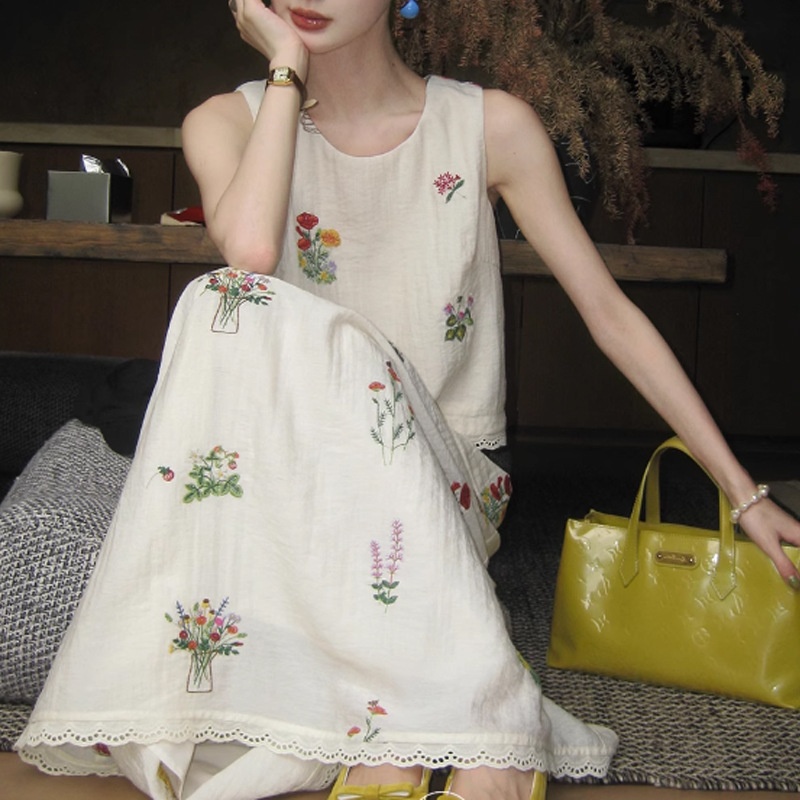 ChicShe ChicShe ChicShe 2025 Nowy Shishiyou Lniany T-shirt z haftem i krótkim rękawem Letni leniwy zestaw spódniczek w stylu pół spódnicy damski_voghion.com