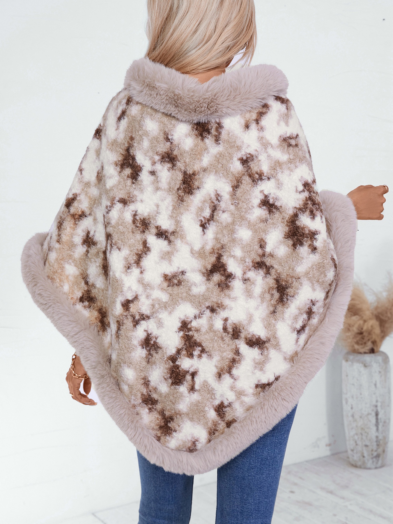 ChicShe ChicShe Fuzzy Rain European And American Cross-Border Fur Collar Pullover Color-Block Leopard Print Knitted Cape For Women_voghion.com