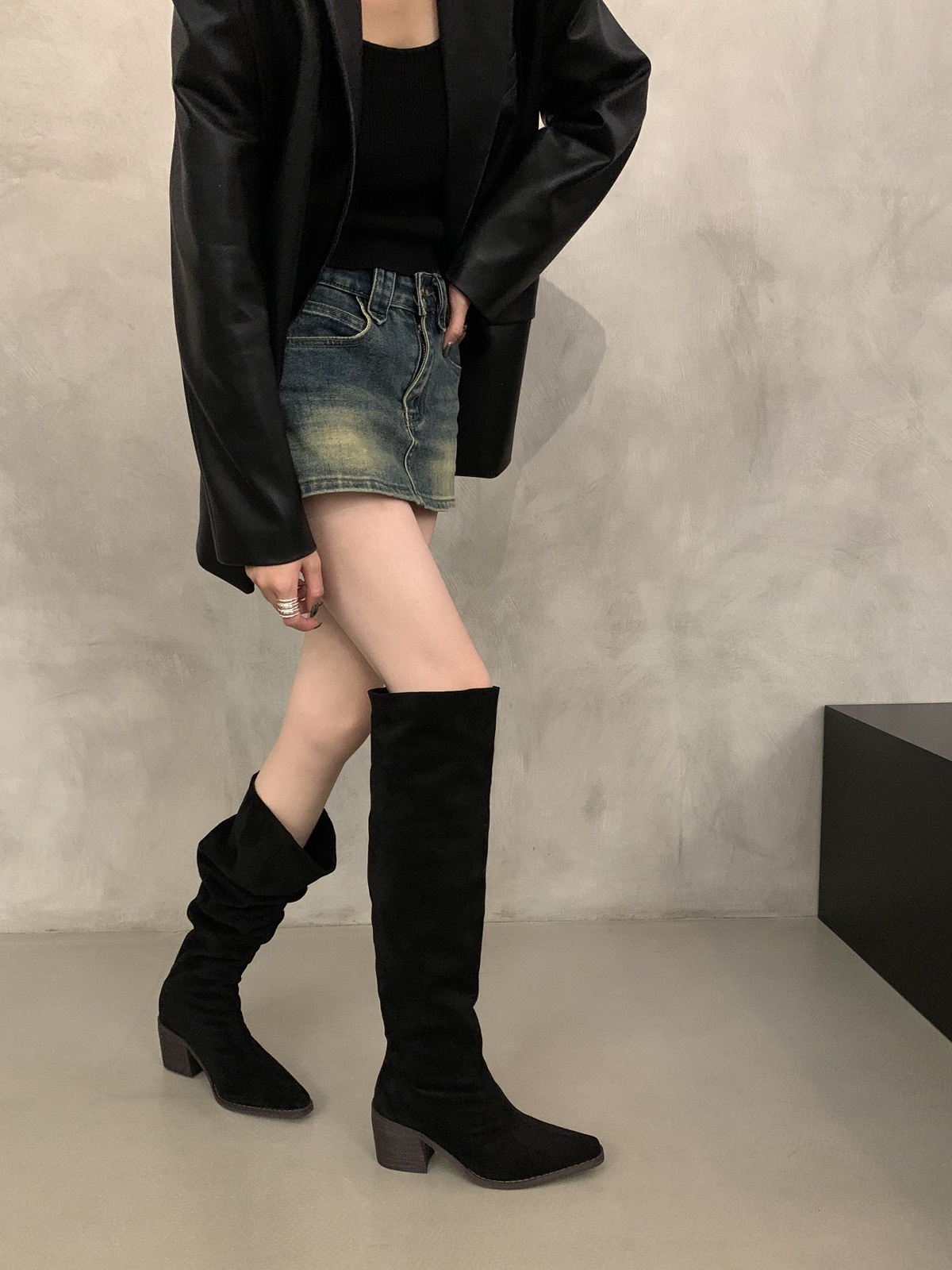 ShoeGlobe ShoeGlobe Vintage High Heel Suede Western Mid-Calf For Women 2025 Autumn Winter New Fleece-Lined Pointed Toe Slouchy Long Riding_voghion.com