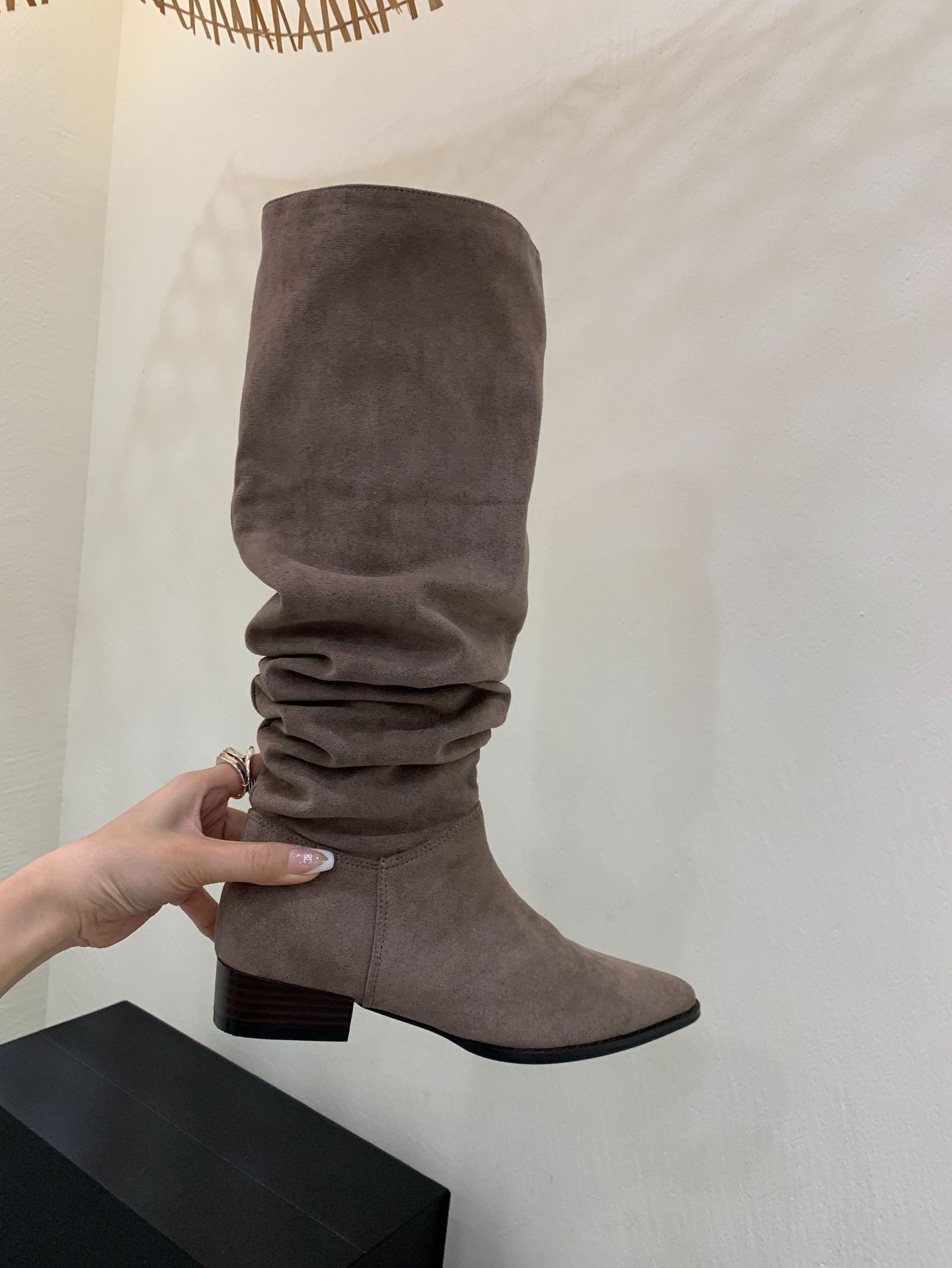 ShoeGlobe ShoeGlobe ShoeGlobe Stacked Women's Riding Retro Suede Chunky Heel Square Toe 2024 New Wrinkled High Tube Long Boots_voghion.com