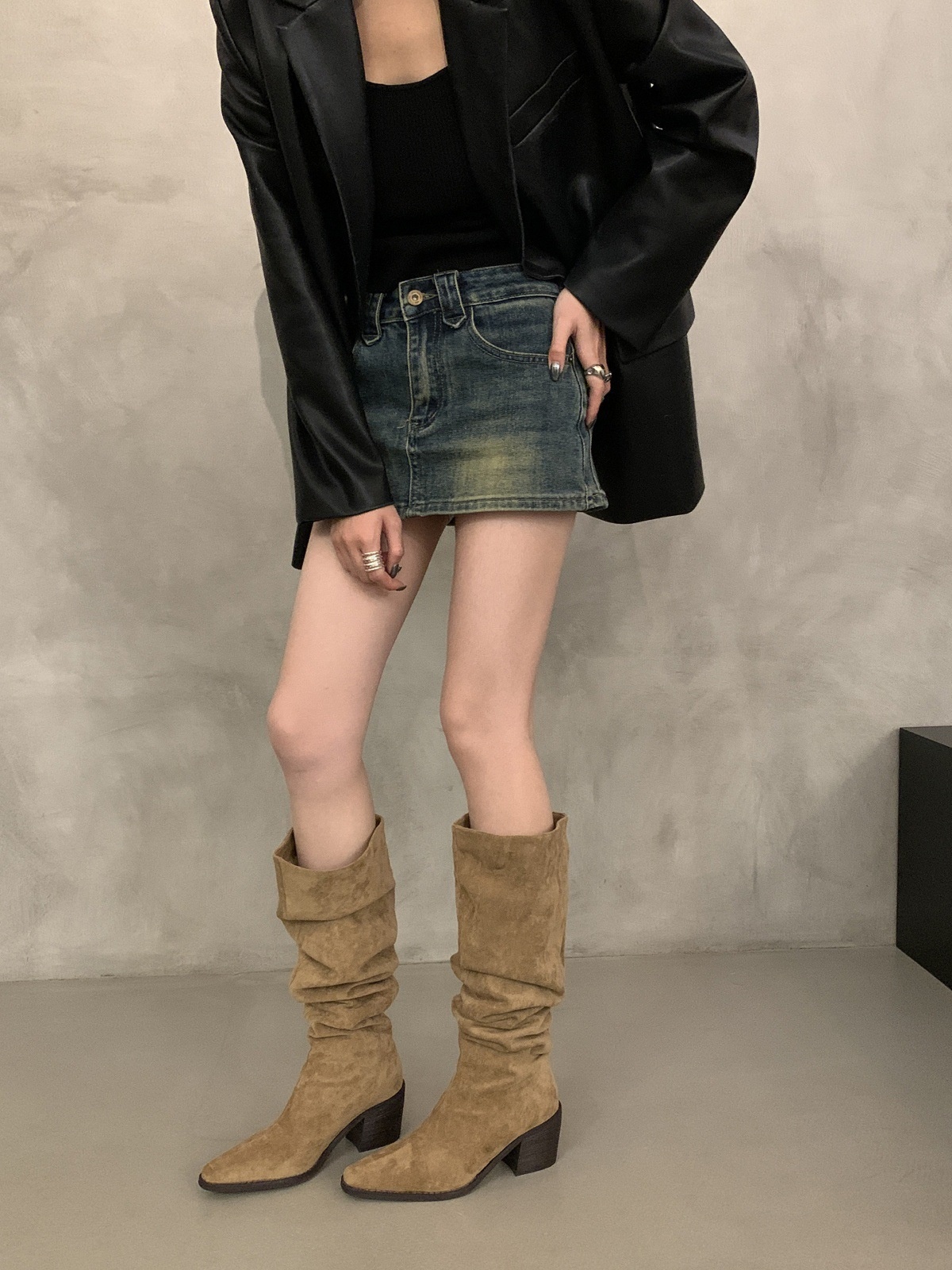 ShoeGlobe ShoeGlobe Vintage High Heel Suede Western Mid-Calf For Women 2025 Autumn Winter New Fleece-Lined Pointed Toe Slouchy Long Riding_voghion.com