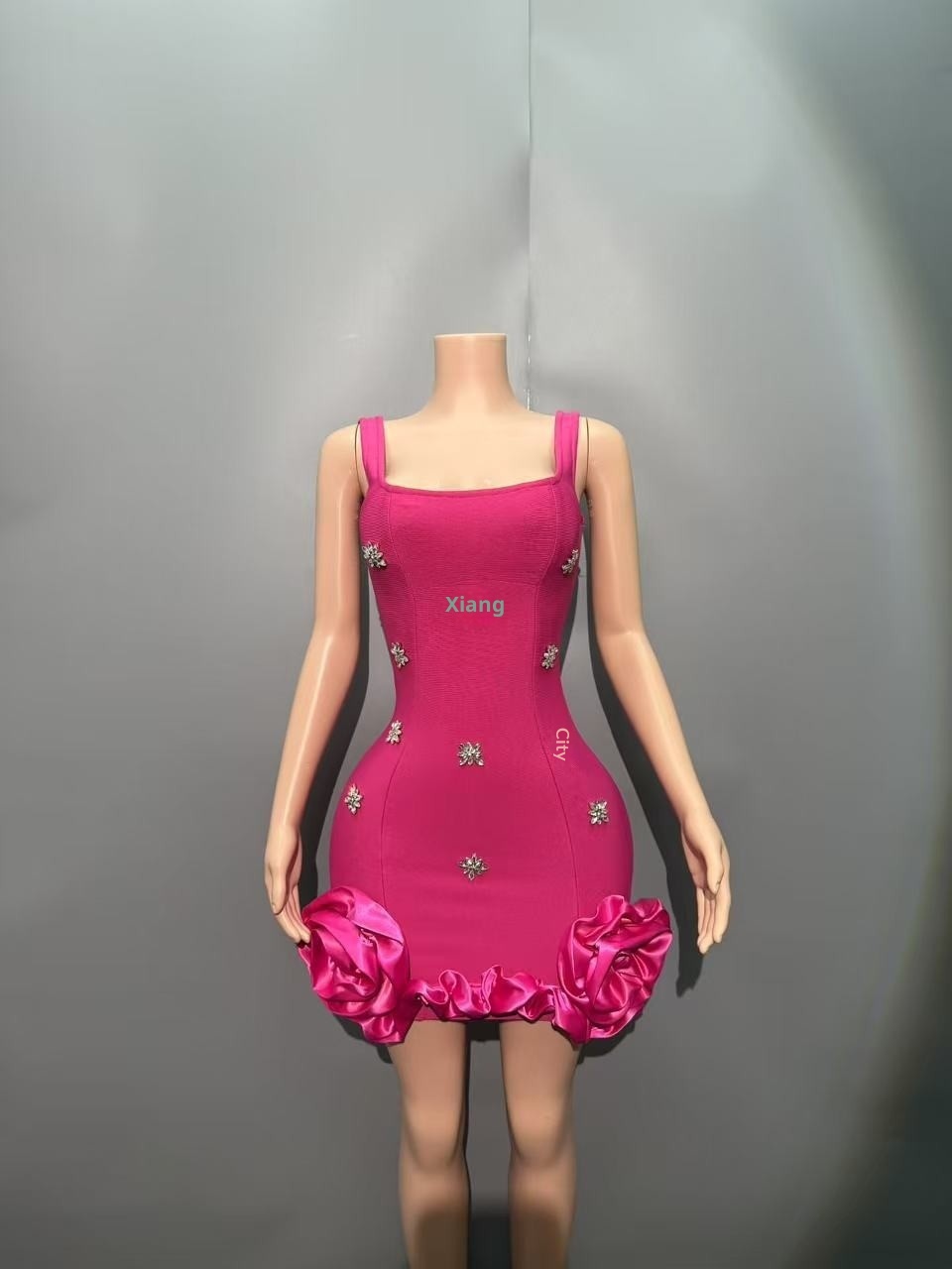 ChicShe ChicShe In Stock Hot-Selling European And American Style Spaghetti Strap Rhinestone Bodycon Evening Sexy Slim Fit Niche Design_voghion.com