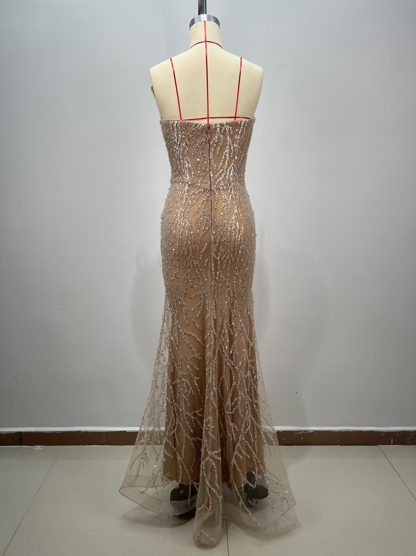 ChicShe ChicShe European And American New Strapless Deep V Neck Heavy Beading Sequin Waist-Cinching Bodycon Gold High-End Annual_voghion.com