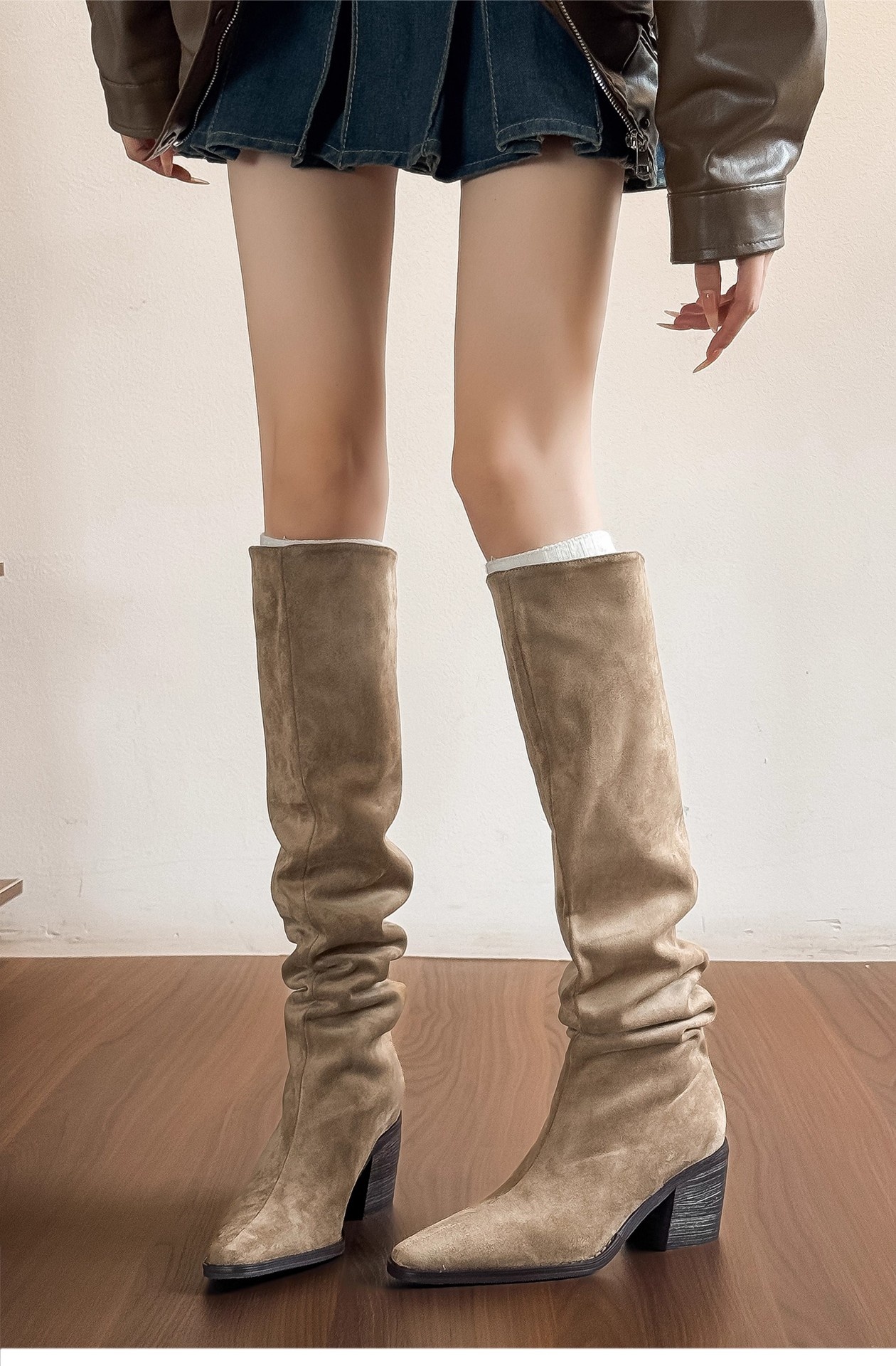 ShoeGlobe ShoeGlobe ShoeGlobe En stock ~ Bottes western rétro montantes, amincissantes, plissées, à large ouverture, talon épais, style automne_voghion.com