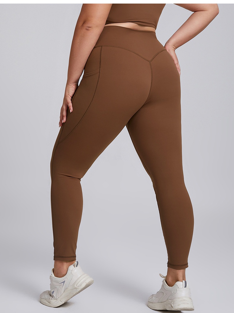 ChicShe Ensemble de yoga deux pièces moulant, grande taille, style européen et américain, effet nude, avec poches_voghion.com