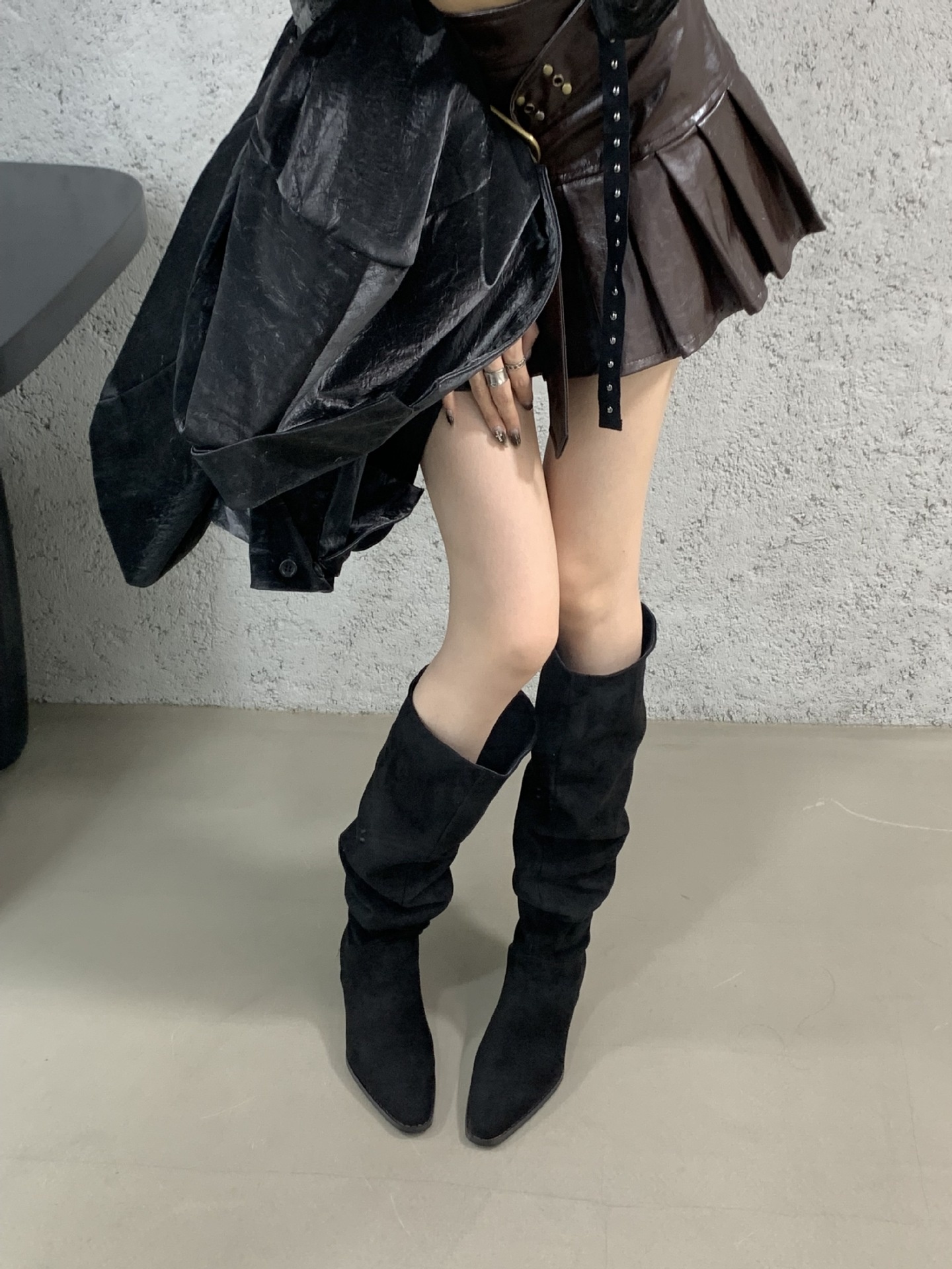 ShoeGlobe ShoeGlobe Tube For Women New Wide Thick Leg Long European And American Style Flat Bottom Slouch Straight Suede High Boots_voghion.com