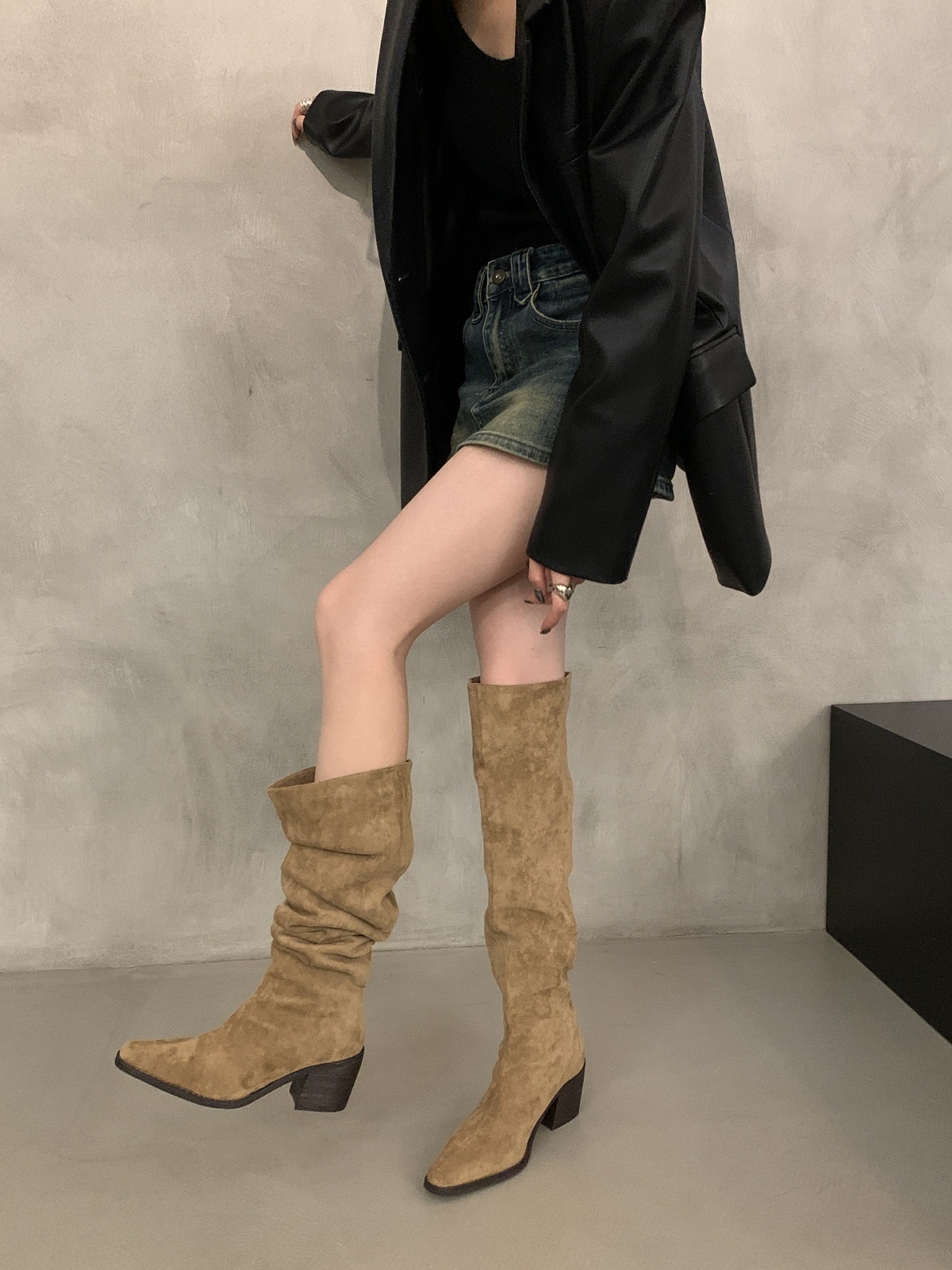 ShoeGlobe ShoeGlobe Vintage High Heel Suede Western Mid-Calf For Women 2025 Autumn Winter New Fleece-Lined Pointed Toe Slouchy Long Riding_voghion.com