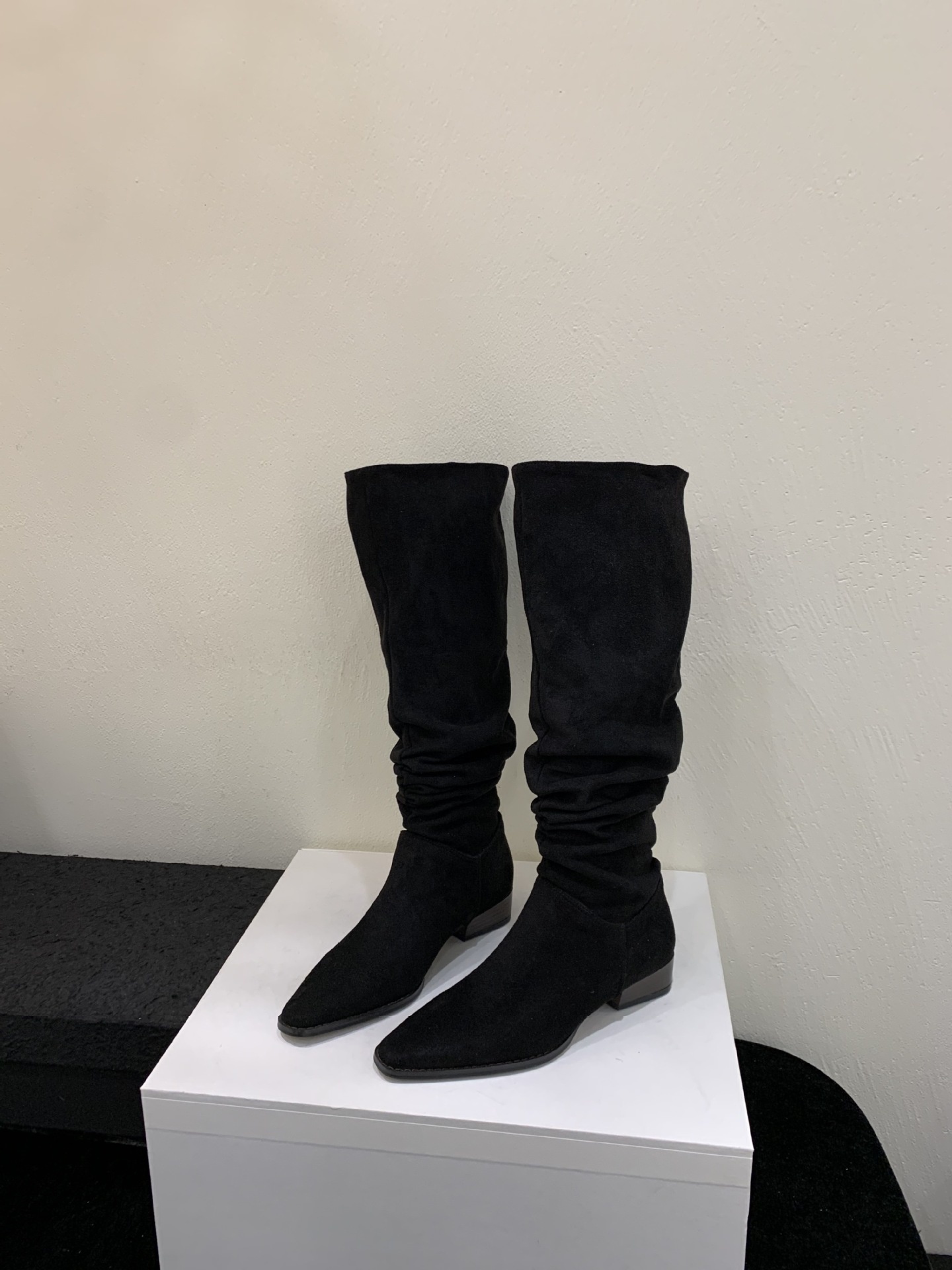 ShoeGlobe ShoeGlobe ShoeGlobe Stacked Women's Riding Retro Suede Chunky Heel Square Toe 2024 New Wrinkled High Tube Long Boots_voghion.com