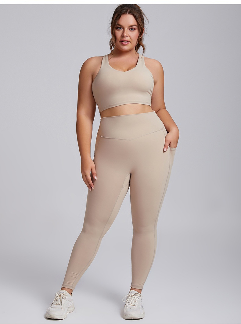 ChicShe Ensemble de yoga deux pièces moulant, grande taille, style européen et américain, effet nude, avec poches_voghion.com