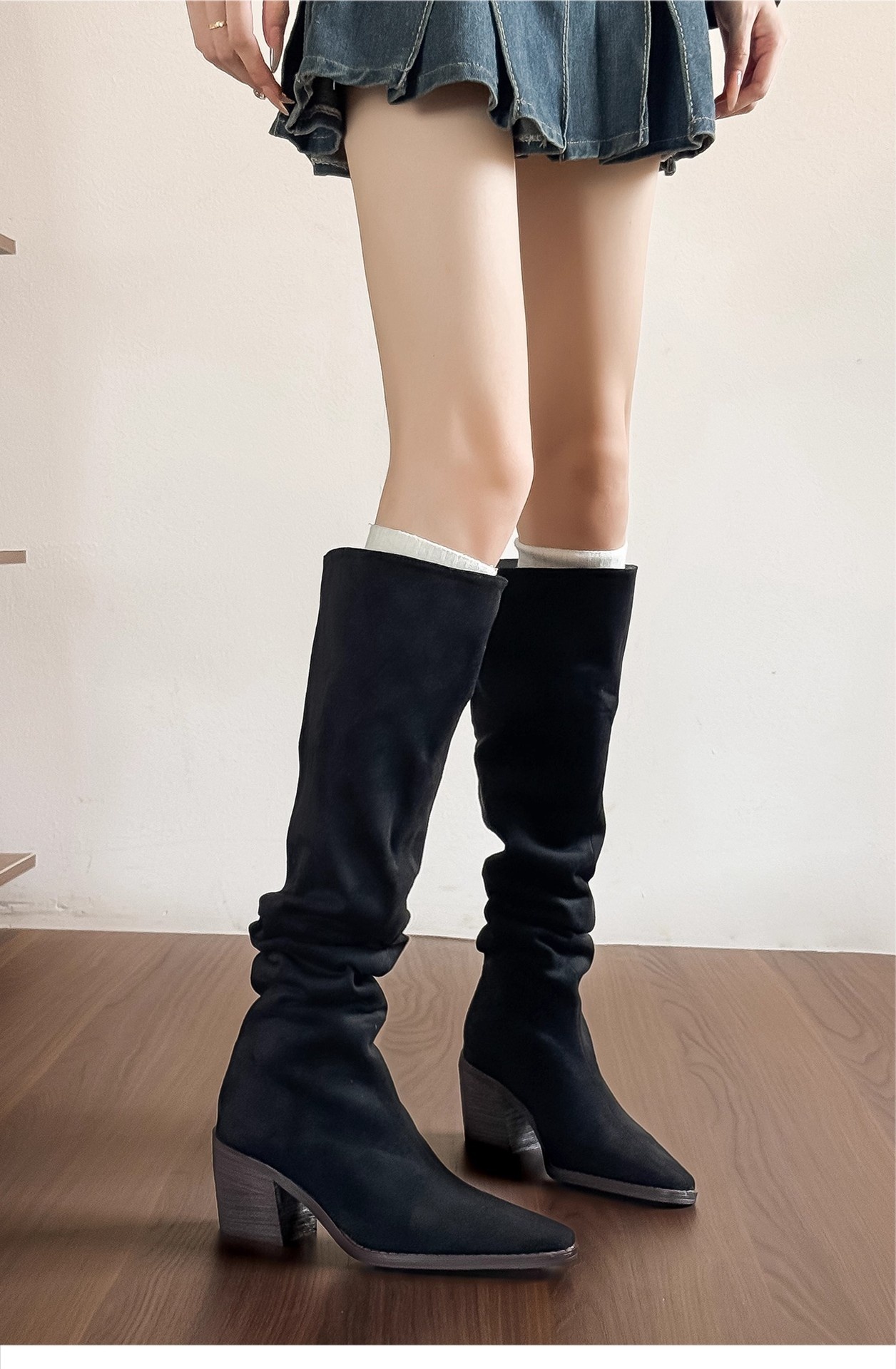 ShoeGlobe ShoeGlobe ShoeGlobe En stock ~ Bottes western rétro montantes, amincissantes, plissées, à large ouverture, talon épais, style automne_voghion.com