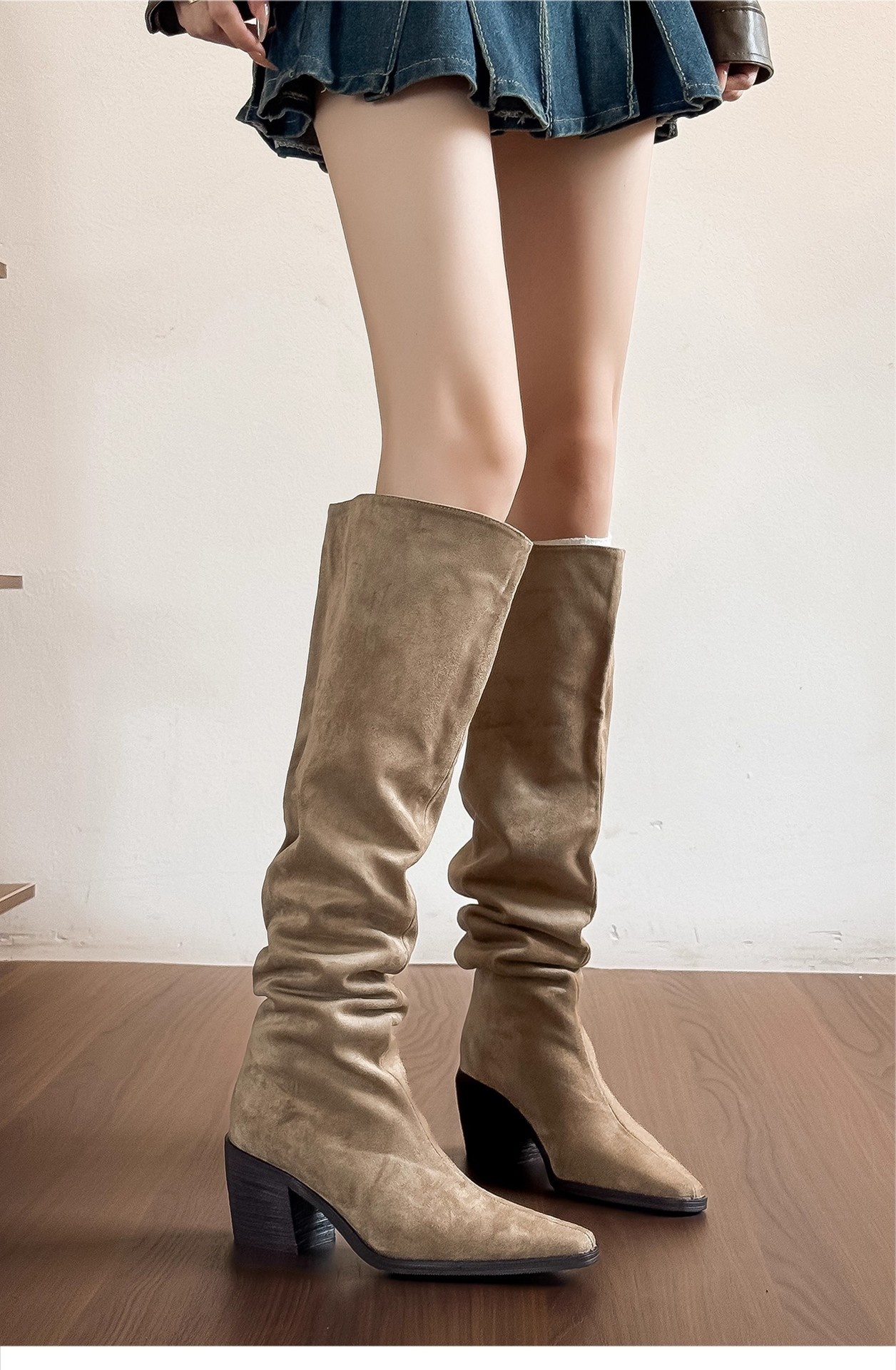 ShoeGlobe ShoeGlobe ShoeGlobe En stock ~ Bottes western rétro montantes, amincissantes, plissées, à large ouverture, talon épais, style automne_voghion.com