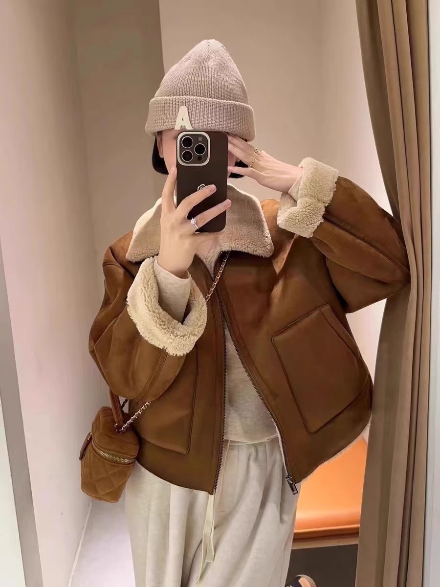boy Sheepskin Thickened Lamb Wool Coat For Women Winter Design American Retro Warm Short Turn-down Collar Motorcycle Jacket_voghion.com