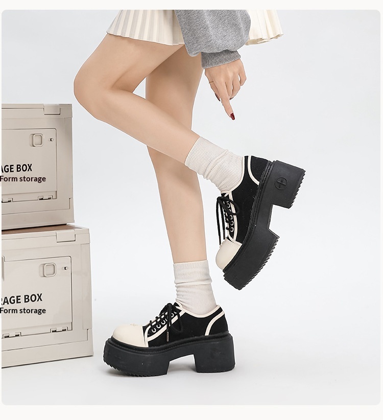 Voyage Voyage En stock Cross Flower Wilderness Derby pour femmes Mocassins à plateforme à semelle épaisse Nouvelles chaussures à lacets à bout unique_voghion.com