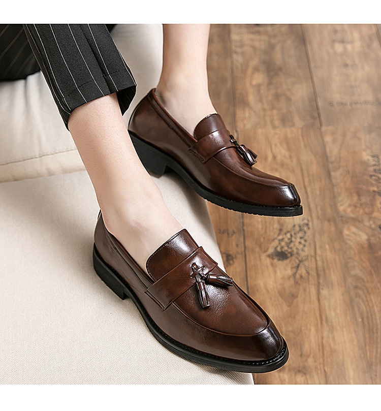 Voyage Voyage Slip-On Fashion Lazy Loafers Spring And Autumn New Tassel Pointed Toe Leather Personality Polished Casual Low-Top Shoes_voghion.com