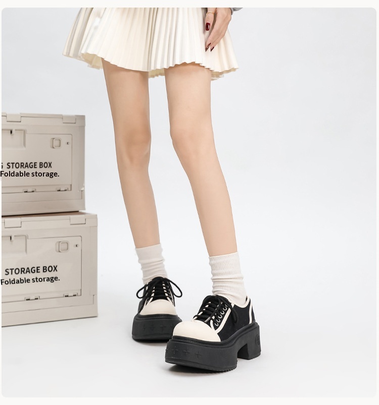 Voyage Voyage En stock Cross Flower Wilderness Derby pour femmes Mocassins à plateforme à semelle épaisse Nouvelles chaussures à lacets à bout unique_voghion.com