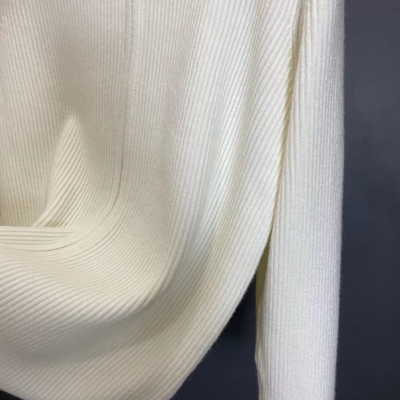 Junge Junge Junge Junge Herbst 2024 Neue Strickjacke im amerikanischen Retro-Stil, lässiger Lazy Style, V-Ausschnitt, Strickpullover für Herren, einfarbig_voghion.com