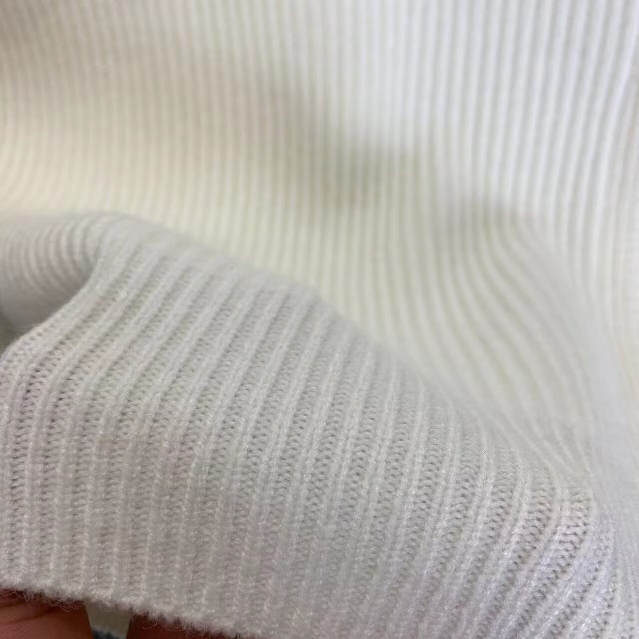 Junge Junge Junge Junge Herbst 2024 Neue Strickjacke im amerikanischen Retro-Stil, lässiger Lazy Style, V-Ausschnitt, Strickpullover für Herren, einfarbig_voghion.com