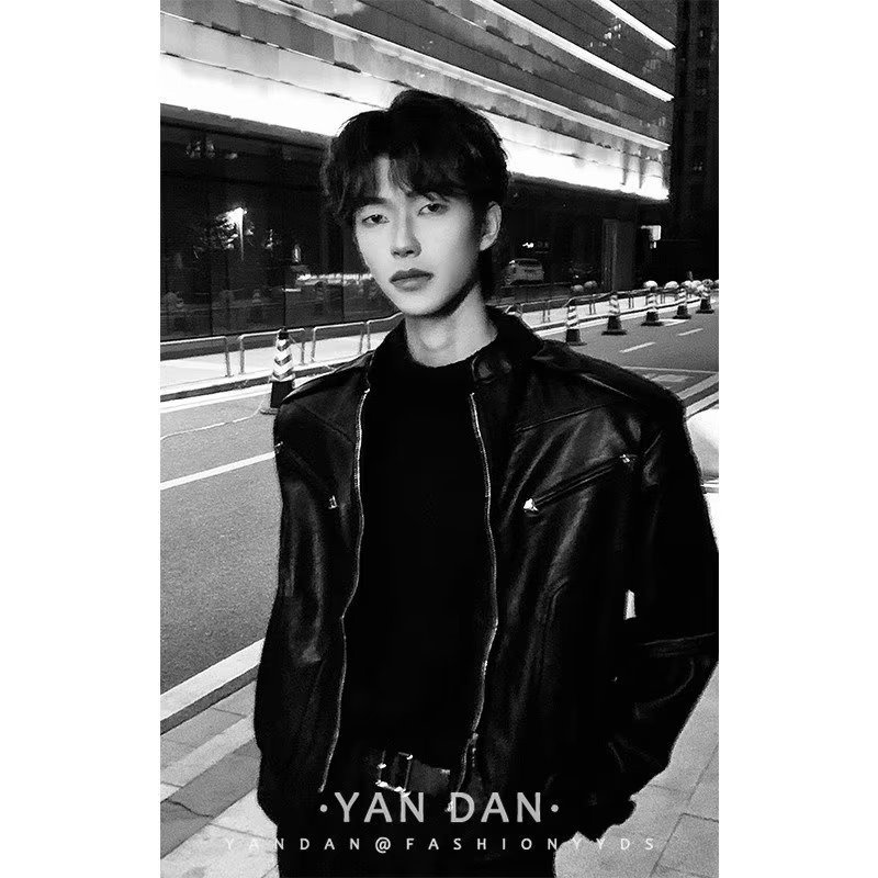 Kurze, gepolsterte Schulterpartie für Herren, trendige, hochwertige Motorrad-Lederjacke im europäischen und amerikanischen Streetstyle mit Stehkragen_voghion.com