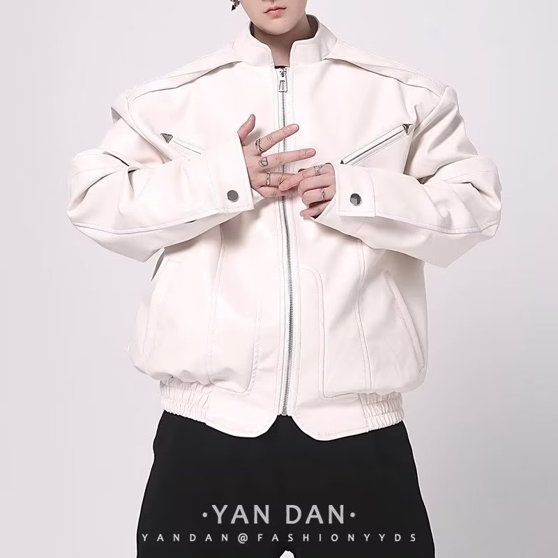 Kurze, gepolsterte Schulterpartie für Herren, trendige, hochwertige Motorrad-Lederjacke im europäischen und amerikanischen Streetstyle mit Stehkragen_voghion.com