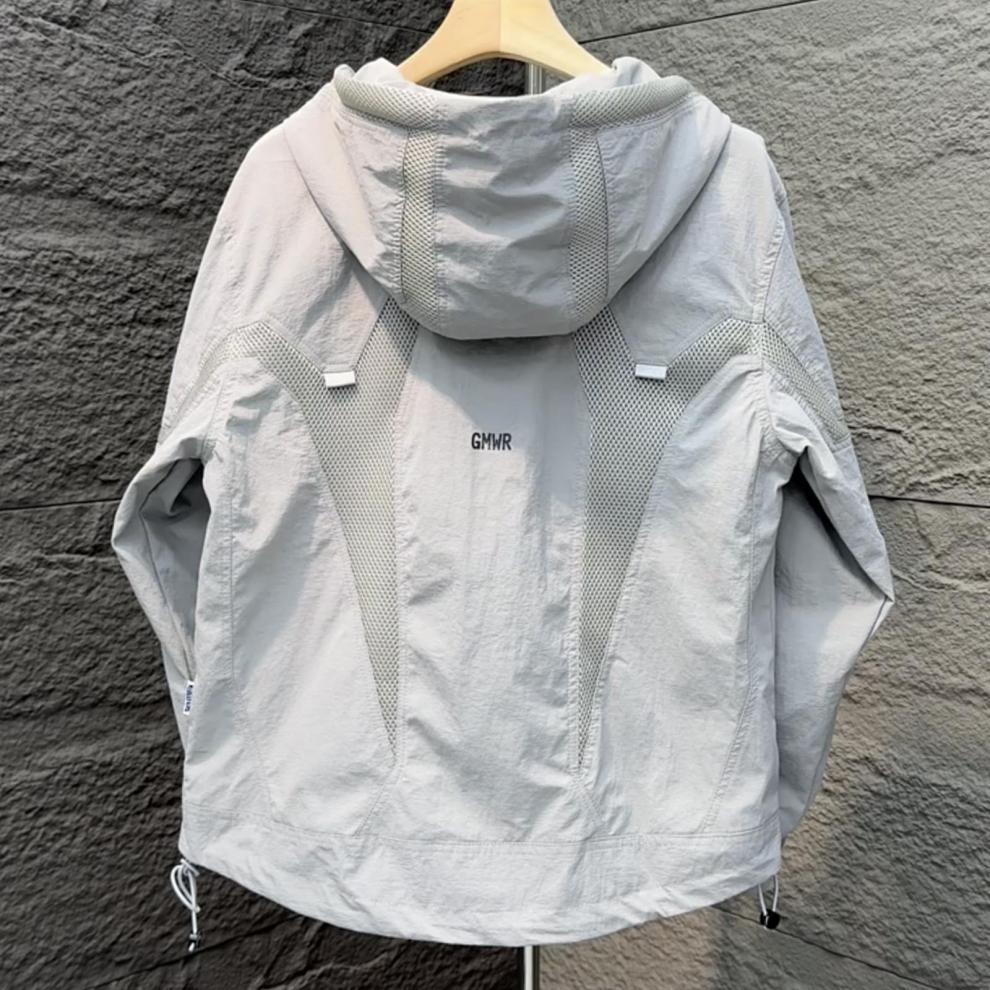 boy Boy 2025 Spring New Mesh Men's Outdoor Workwear Hooded Windproof Loose Fit Softshell Jacket Men_voghion.com