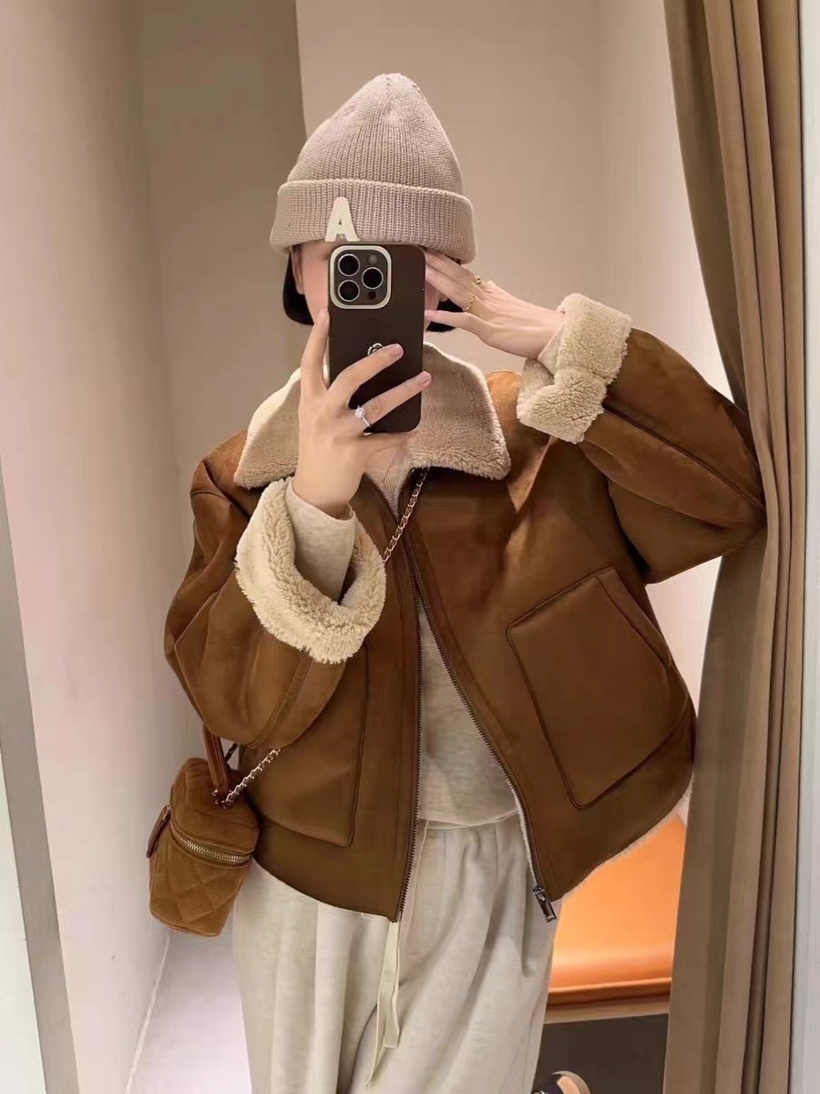 boy Sheepskin Thickened Lamb Wool Coat For Women Winter Design American Retro Warm Short Turn-down Collar Motorcycle Jacket_voghion.com