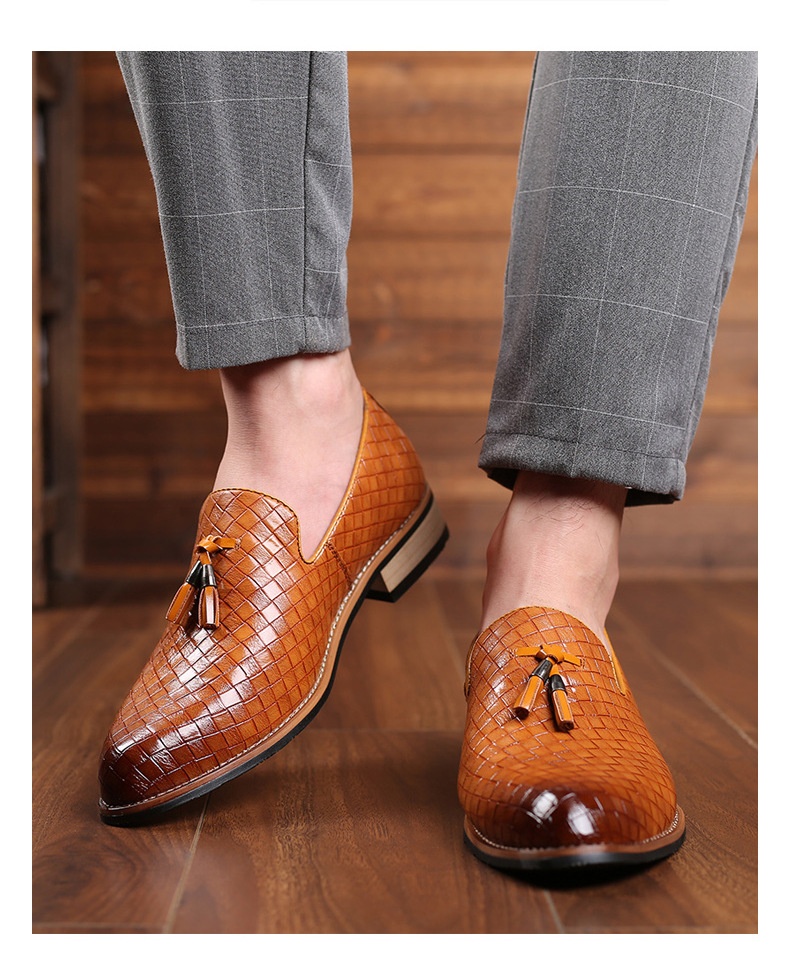 Voyage Voyage New Casual Loafers Large Size Slip-On Lazy One-Step-On Tassel Fashion Versatile Men's Shoes_voghion.com
