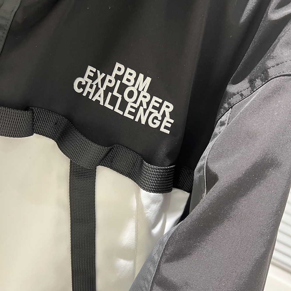 Herren Winter 2024, dick gefütterte Daunenjacke mit Kapuze, schwarz-weiß, trendig, im Großhandel erhältlich_voghion.com