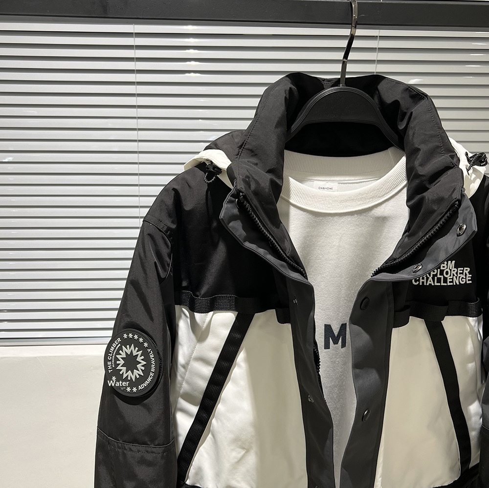 Herren Winter 2024, dick gefütterte Daunenjacke mit Kapuze, schwarz-weiß, trendig, im Großhandel erhältlich_voghion.com