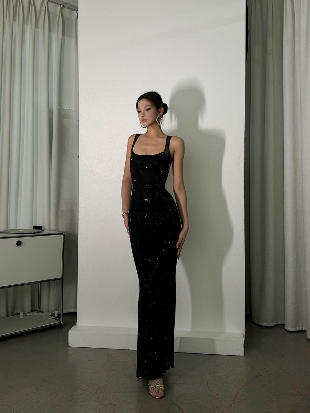 ChicShe ChicShe Robe longue moulante dos nu à bretelles strass style français, idéale pour une soirée élégante et lumineuse. Robe de soirée annuelle._voghion.com