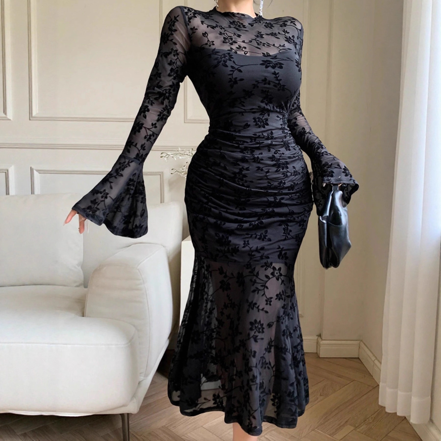 ChicShe ChicShe Robe sirène moulante en velours résille sexy à manches évasées, style chic et polyvalent, inspirée du style français de niche_voghion.com