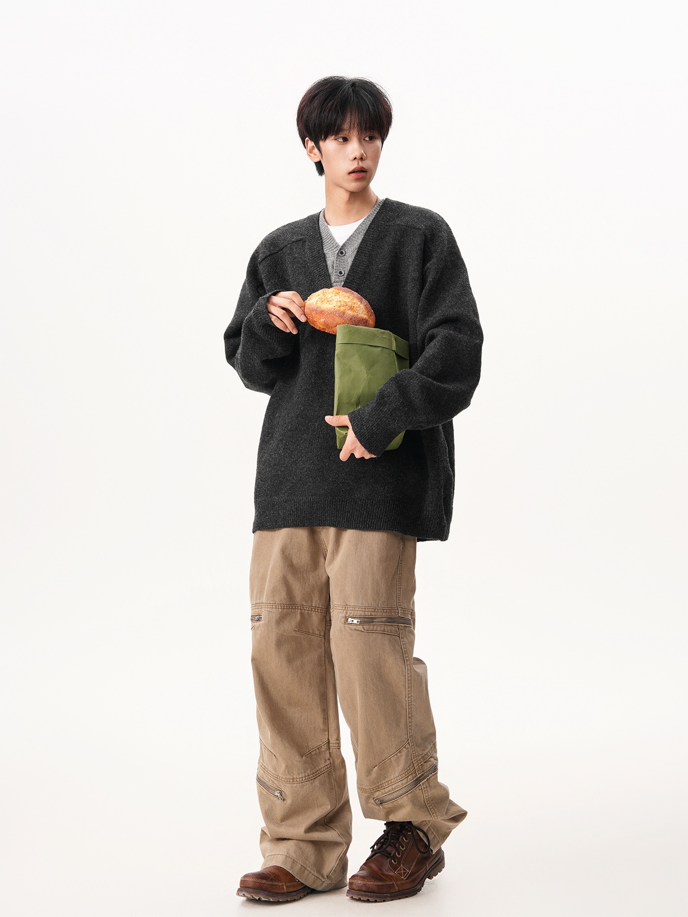 Pull-over deux pièces en maille à col en V pour homme, style rétro décontracté, manches longues, idéal pour l'automne et l'hiver._voghion.com